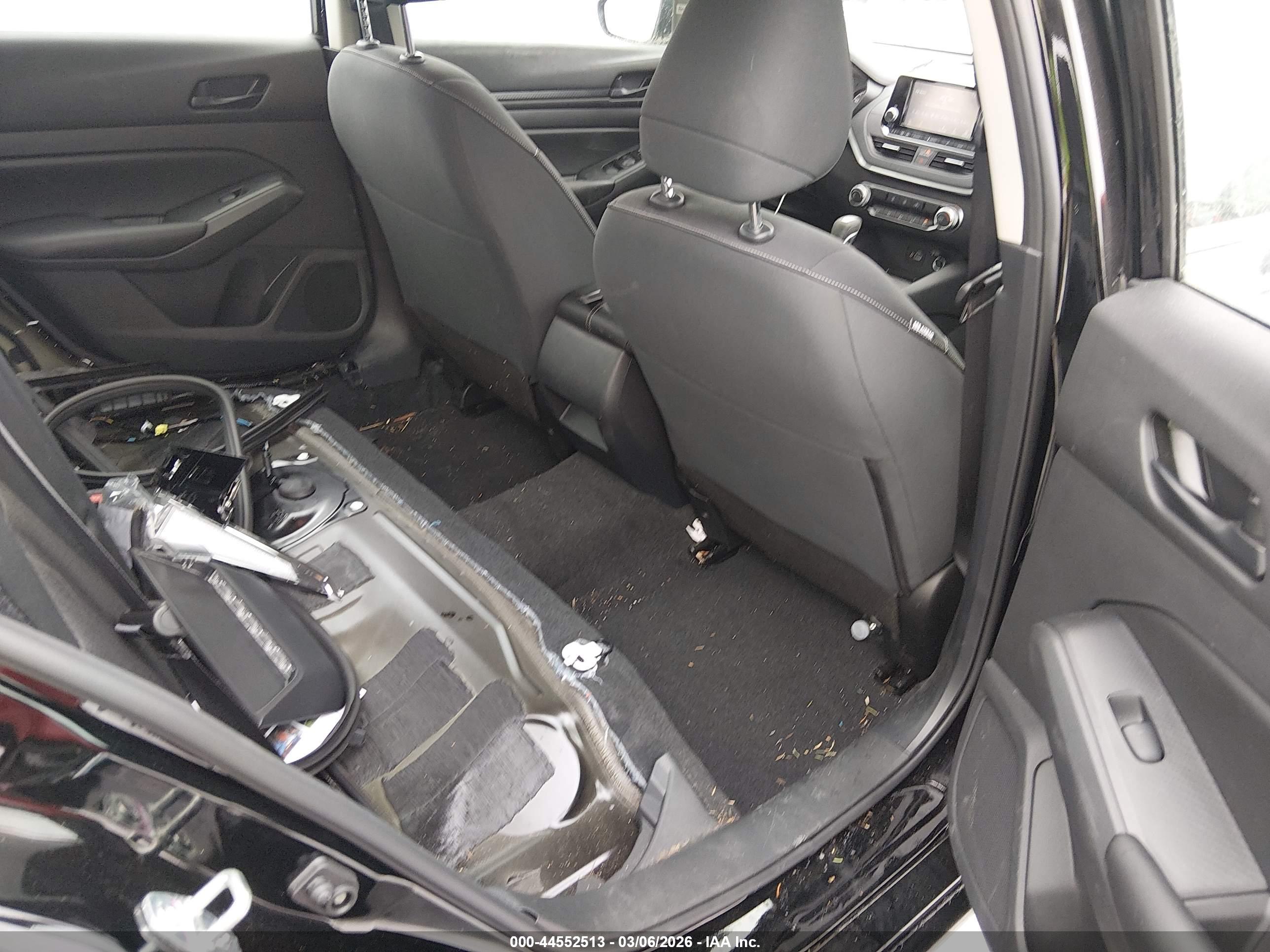 NISSAN ALTIMA image 8