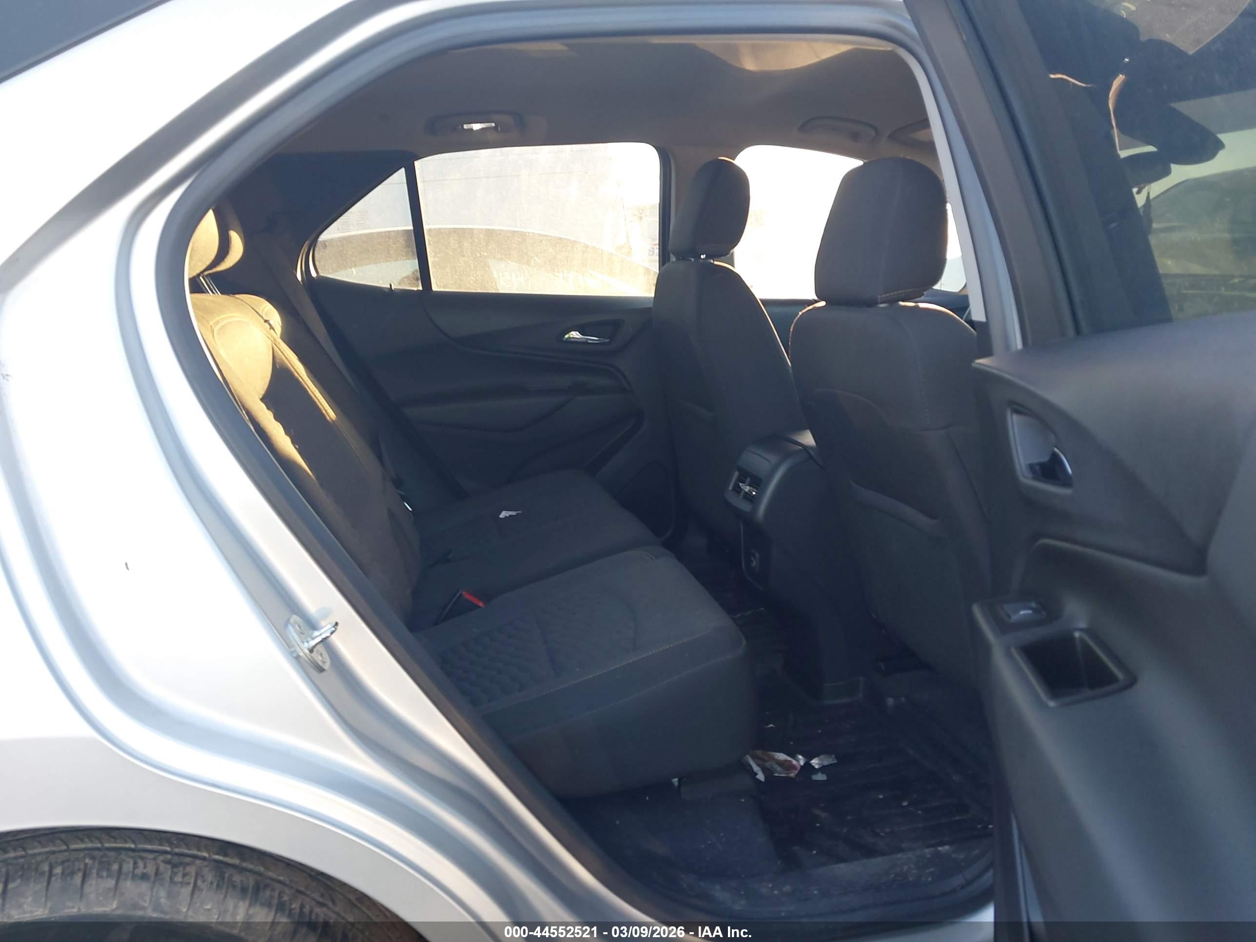 CHEVROLET EQUINOX image 8