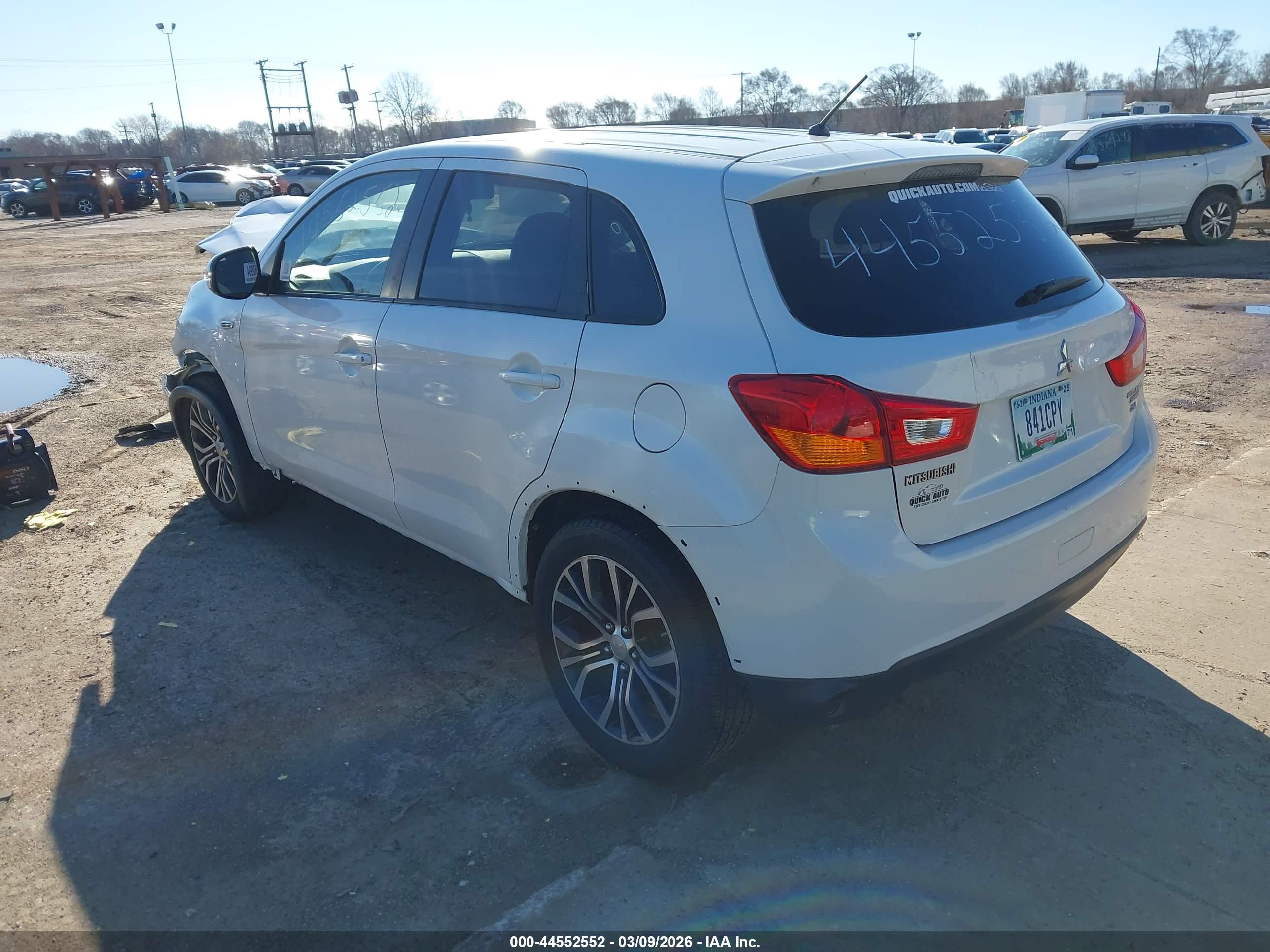 MITSUBISHI OUTLANDER image 3