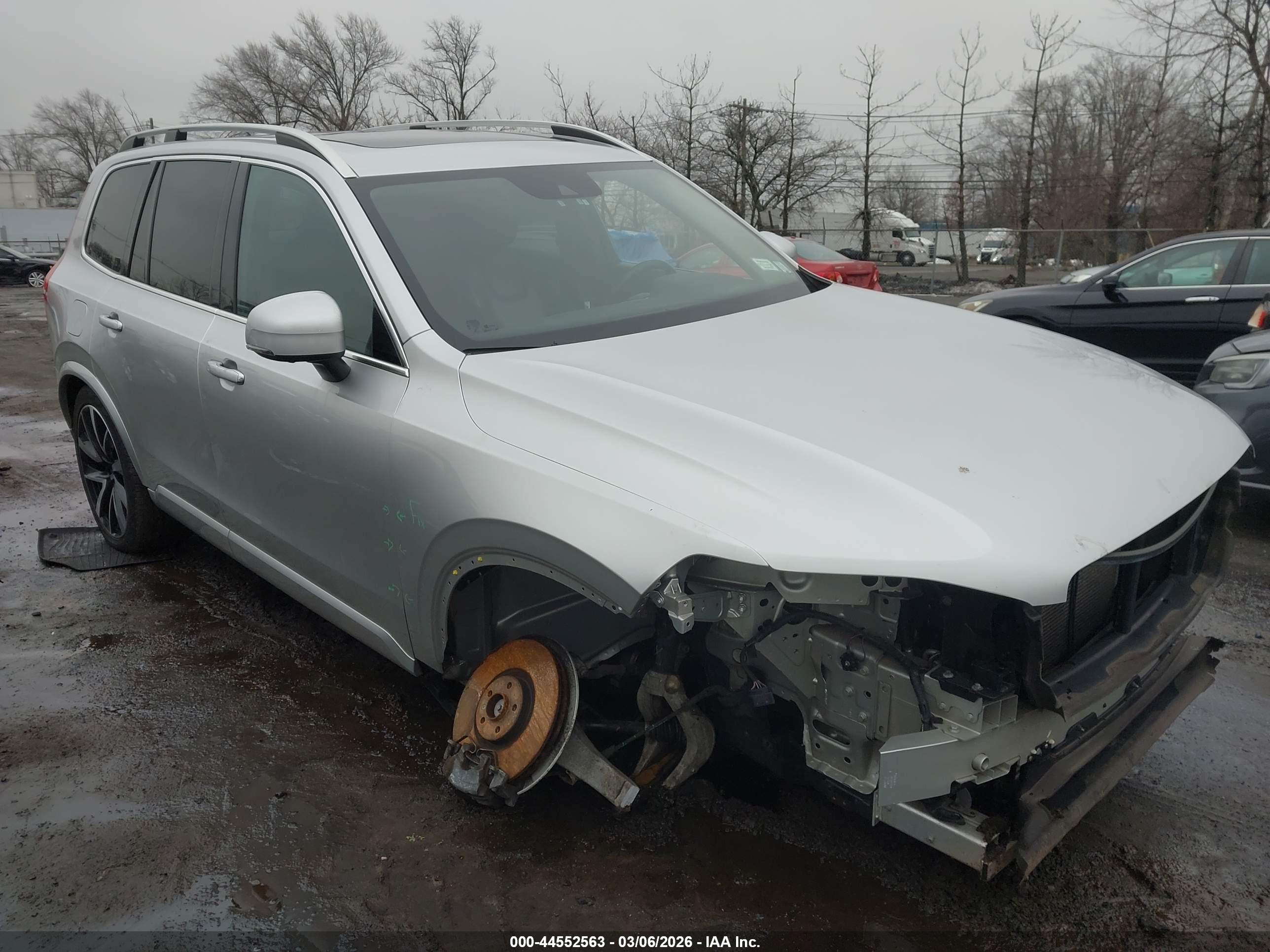 VOLVO XC90 image 6