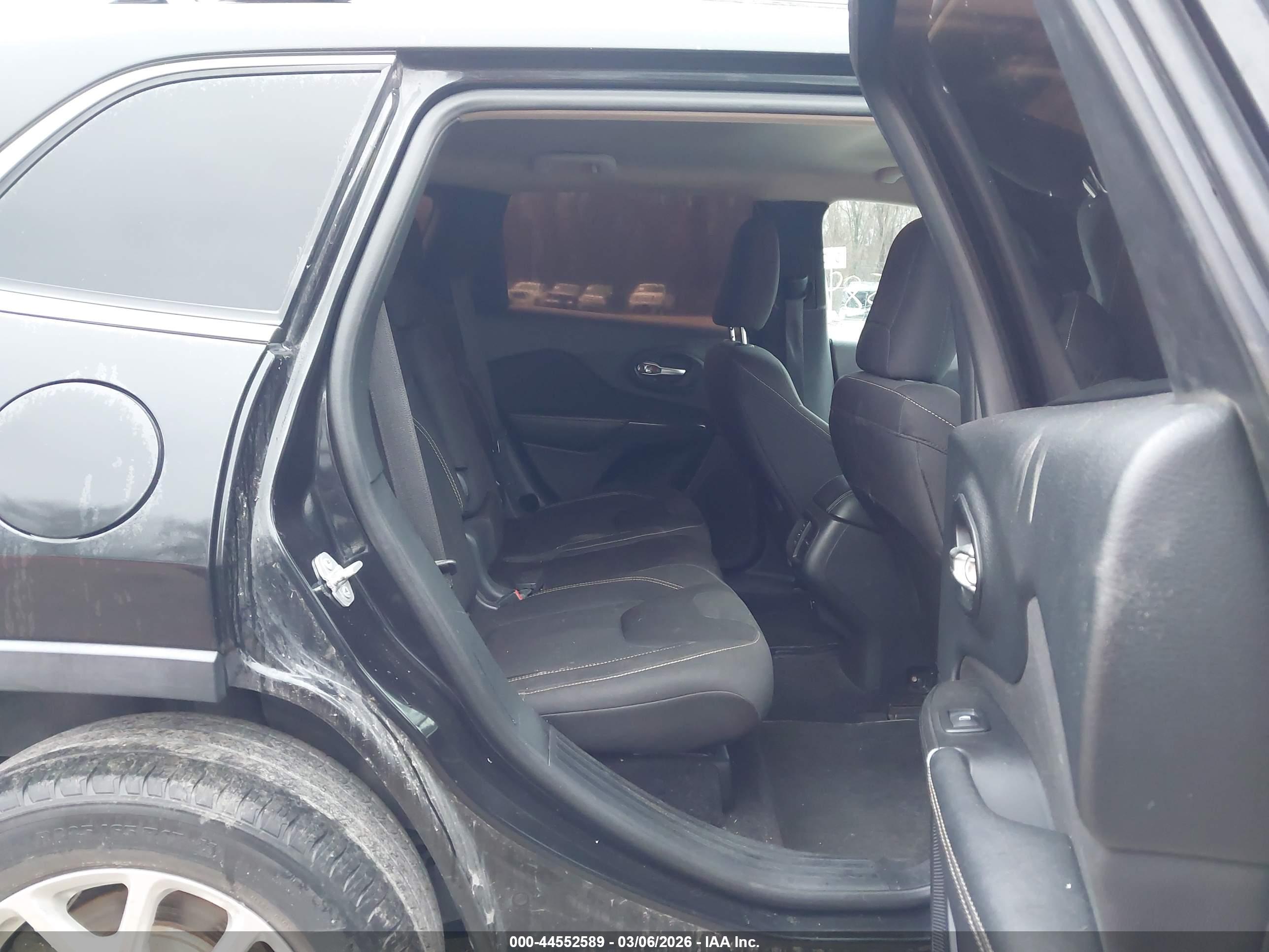 JEEP CHEROKEE image 8
