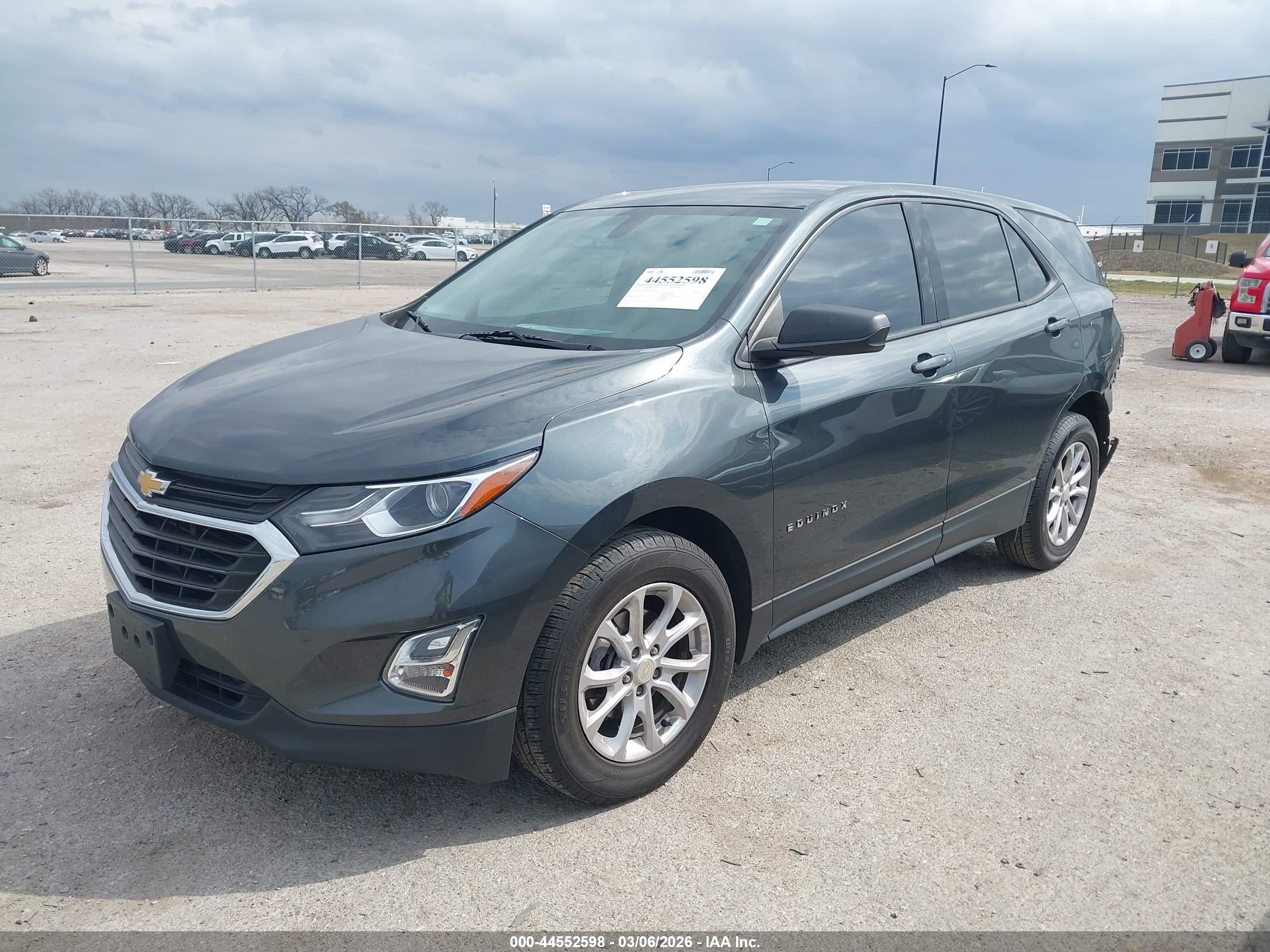 CHEVROLET EQUINOX image 2