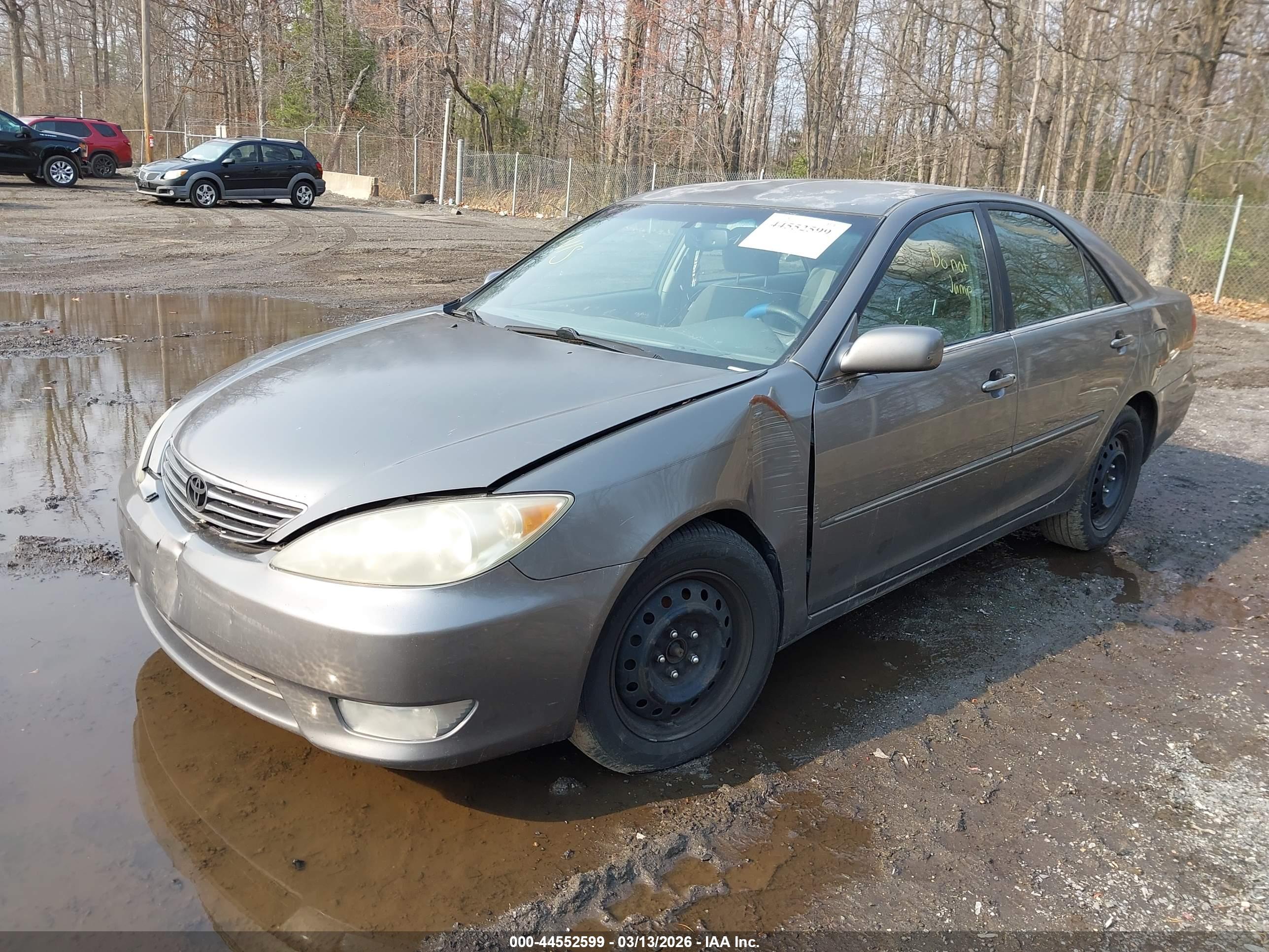 TOYOTA CAMRY image 2
