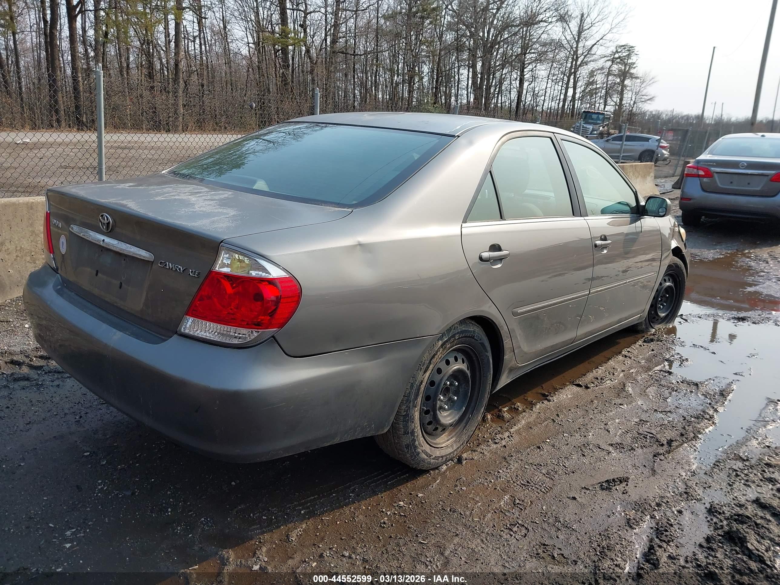 TOYOTA CAMRY image 4