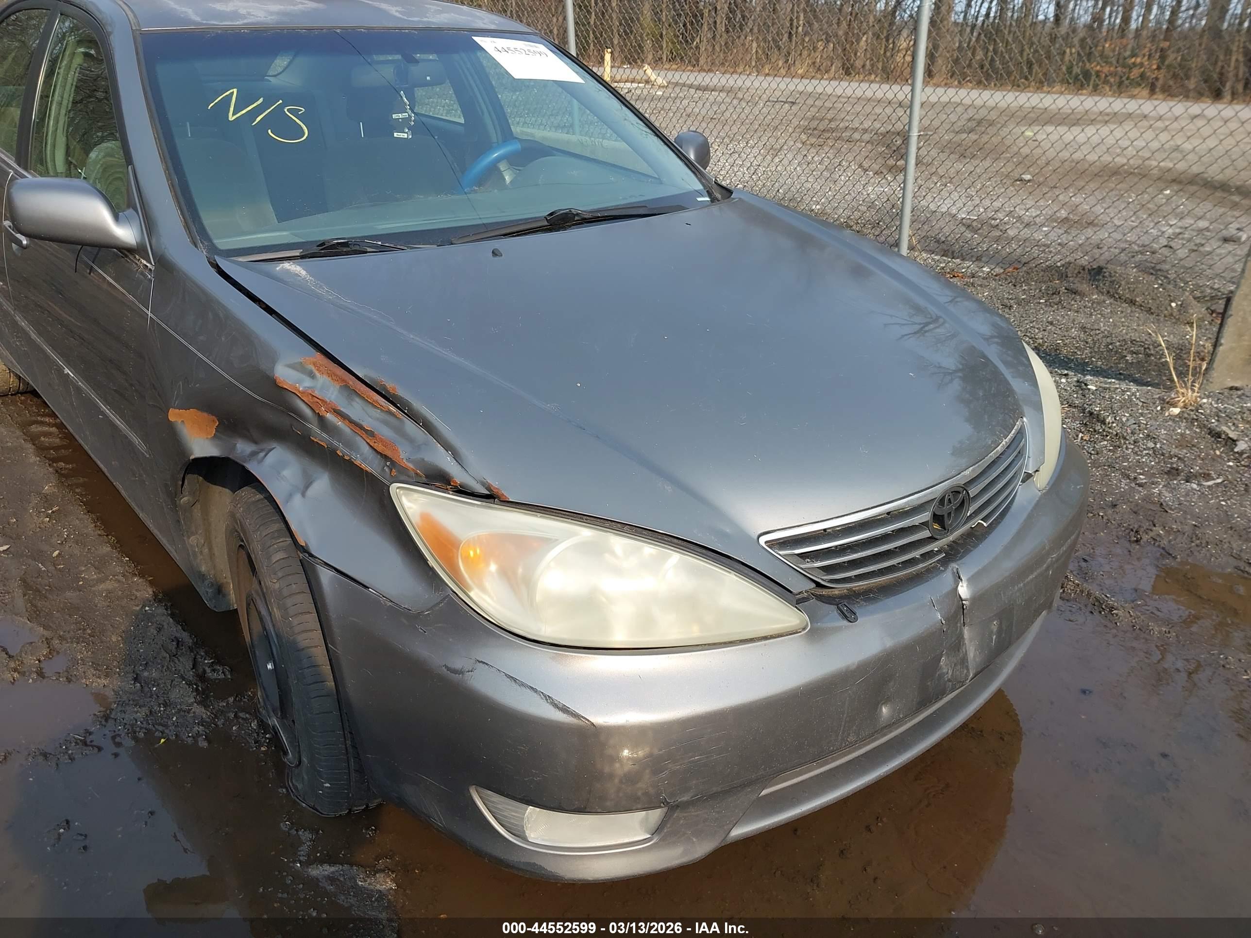 TOYOTA CAMRY image 6