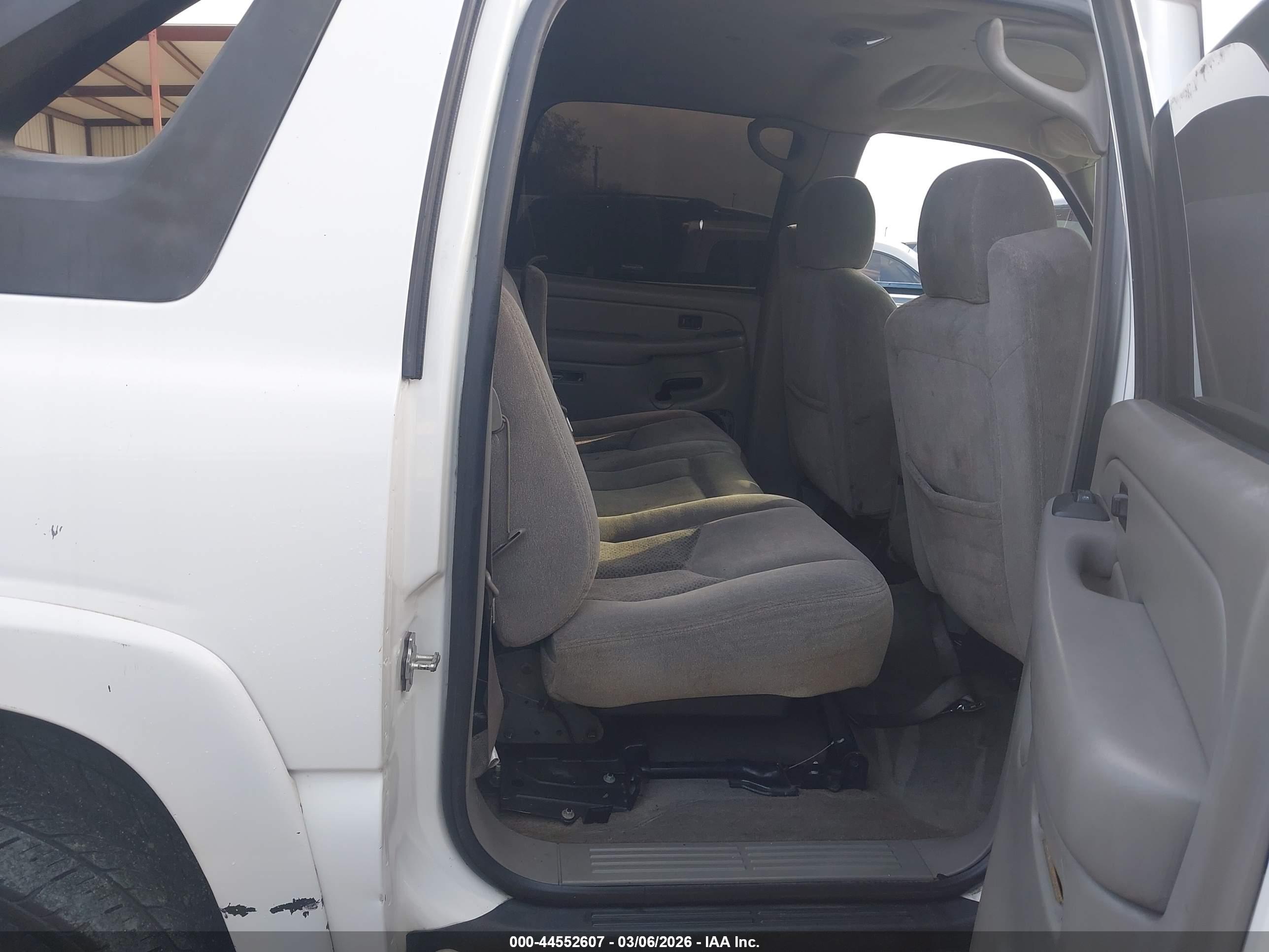 CHEVROLET AVALANCHE image 8