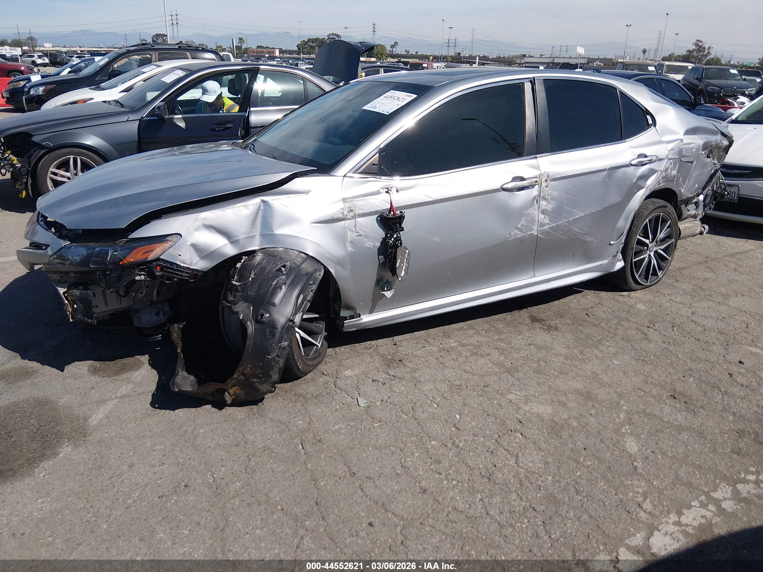 TOYOTA CAMRY image 6