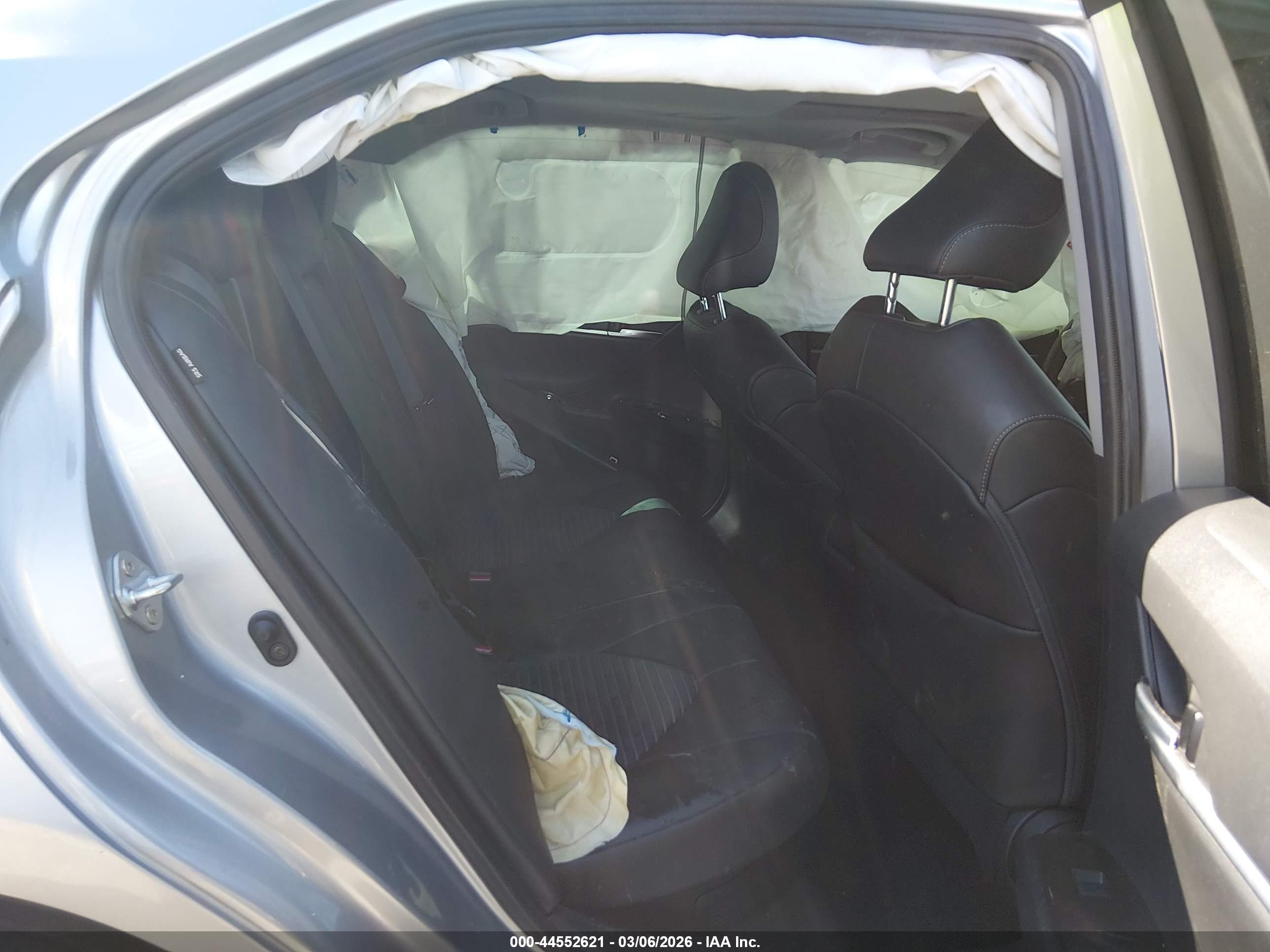 TOYOTA CAMRY image 8