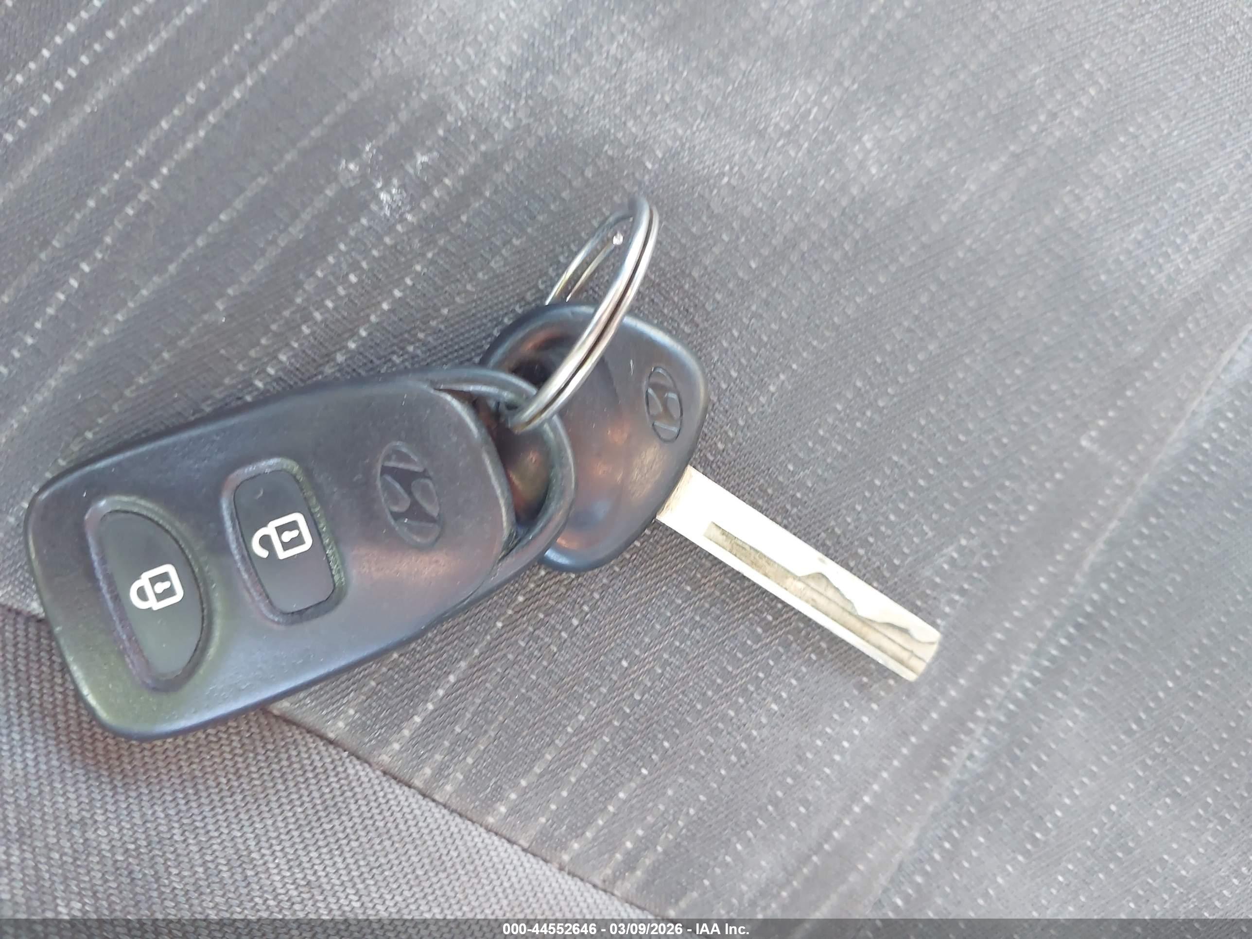 HYUNDAI ACCENT image 11