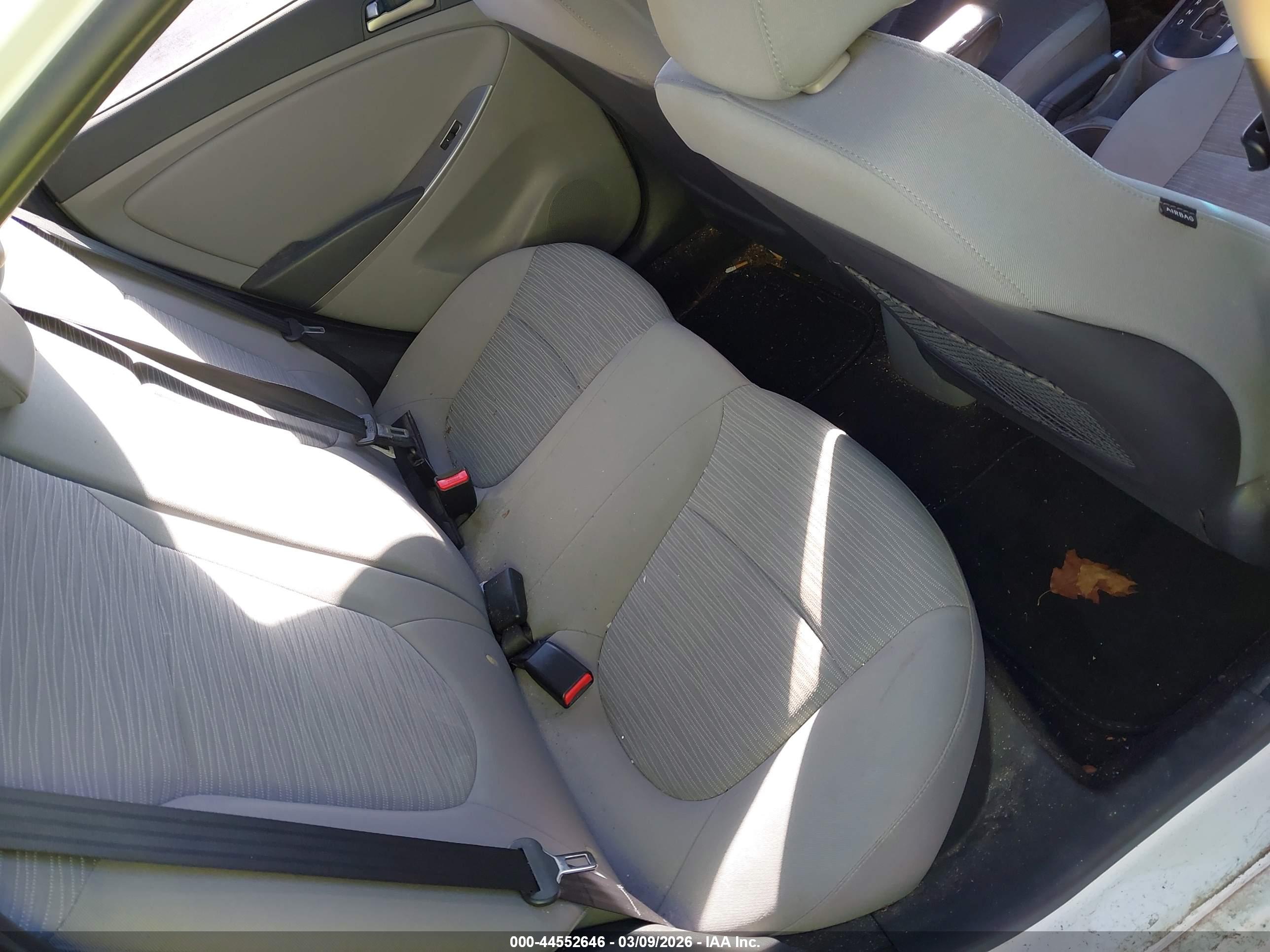 HYUNDAI ACCENT image 8