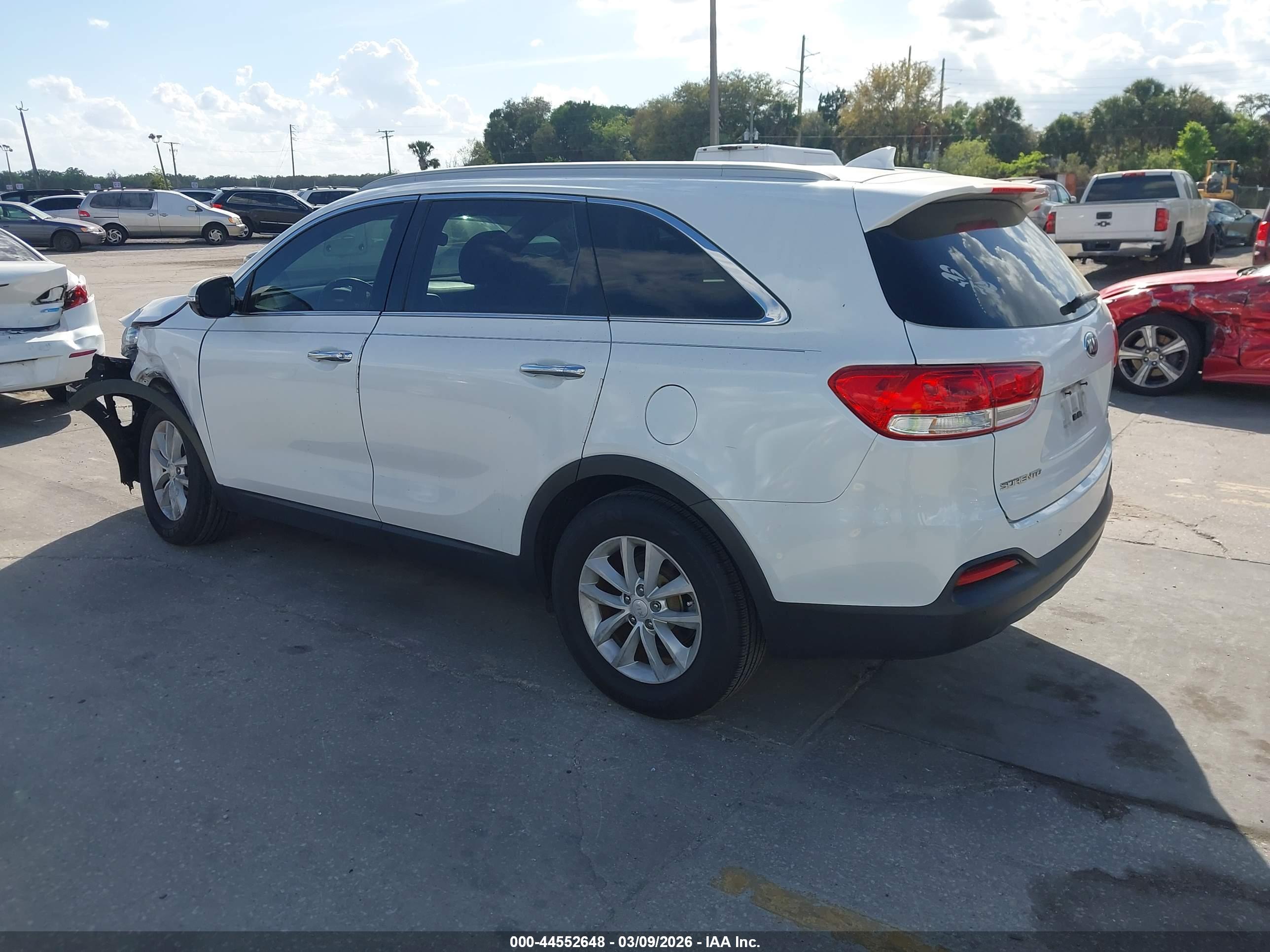 KIA SORENTO image 3