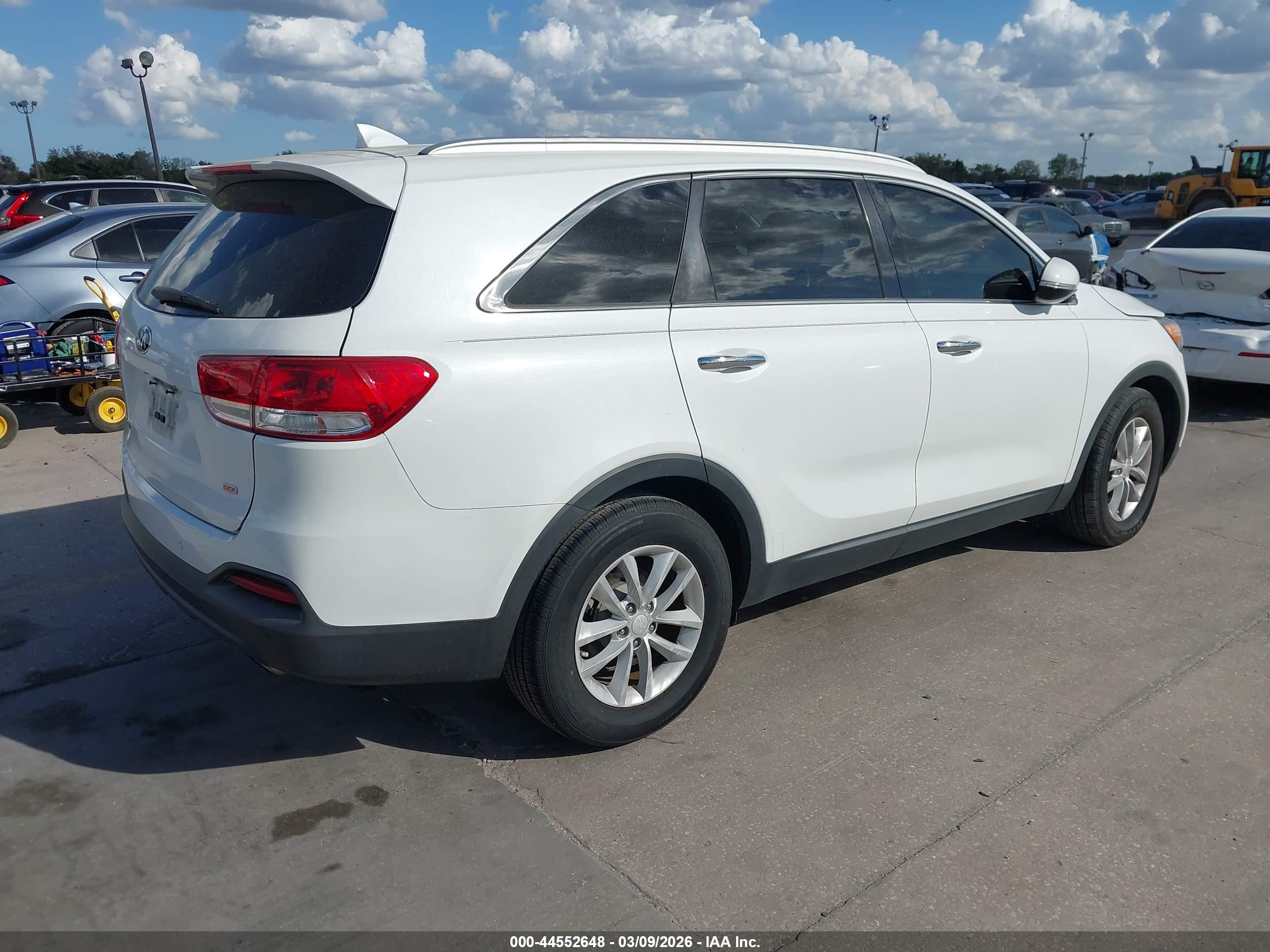 KIA SORENTO image 4