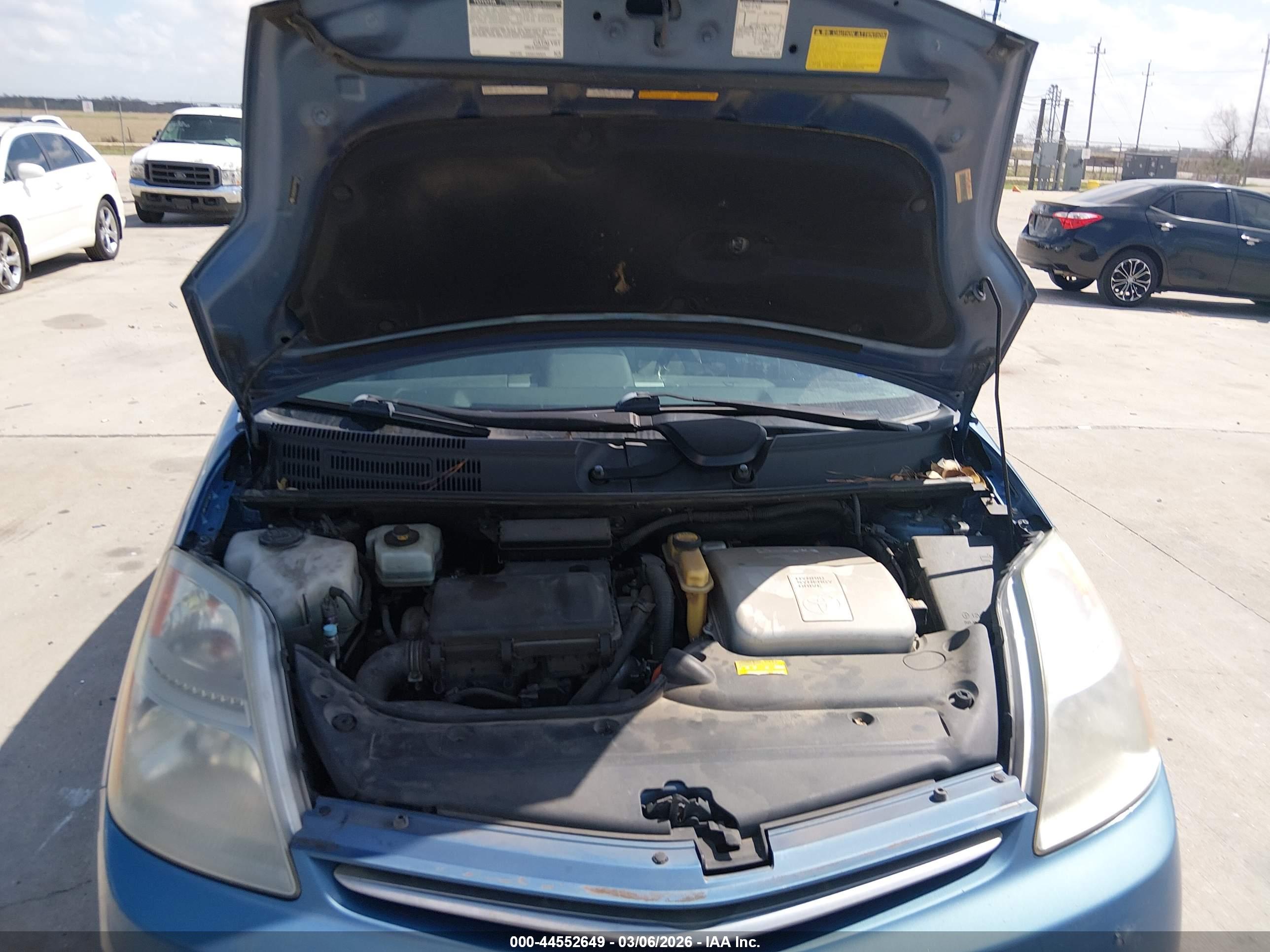 TOYOTA PRIUS image 10