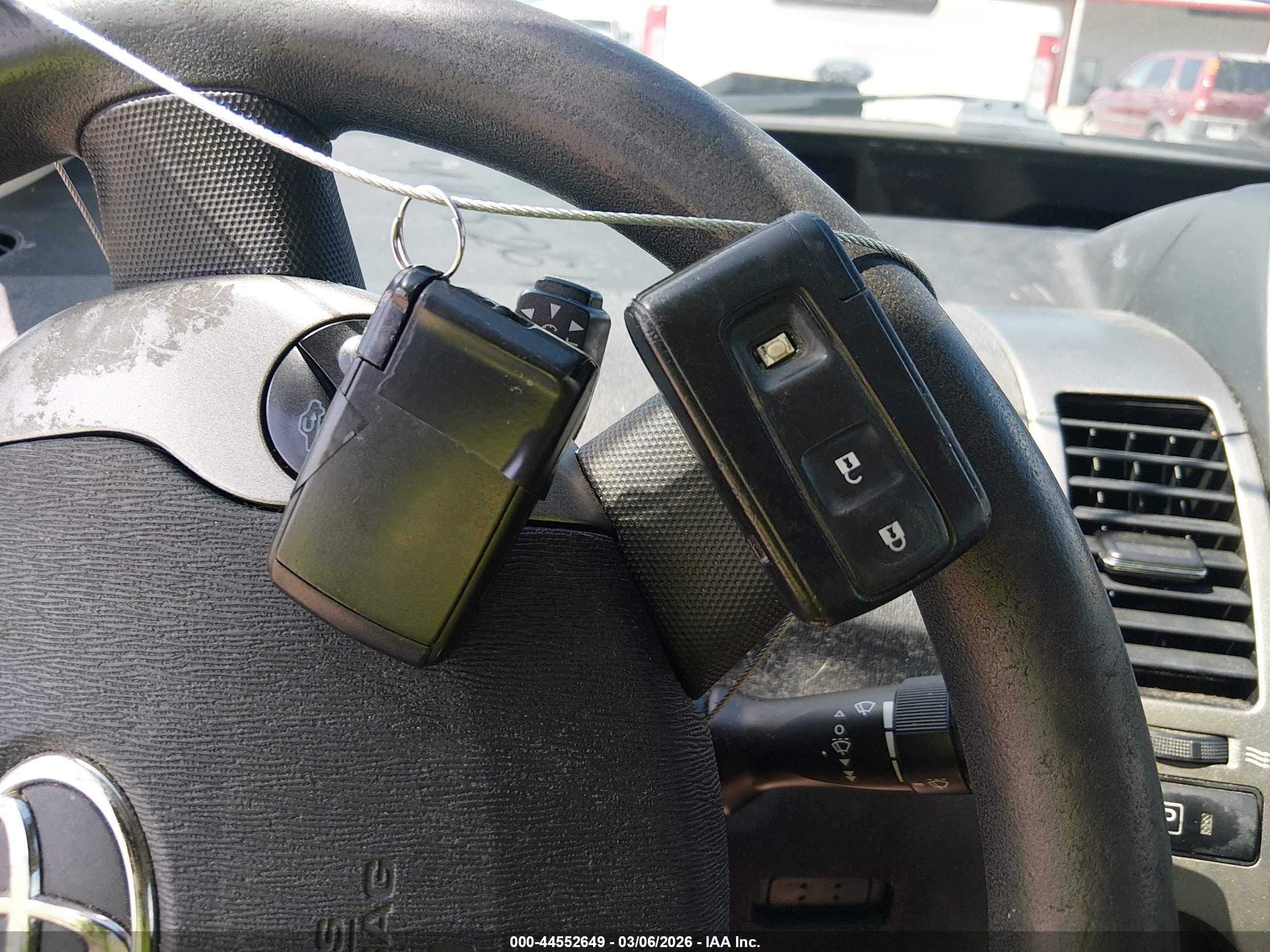 TOYOTA PRIUS image 11