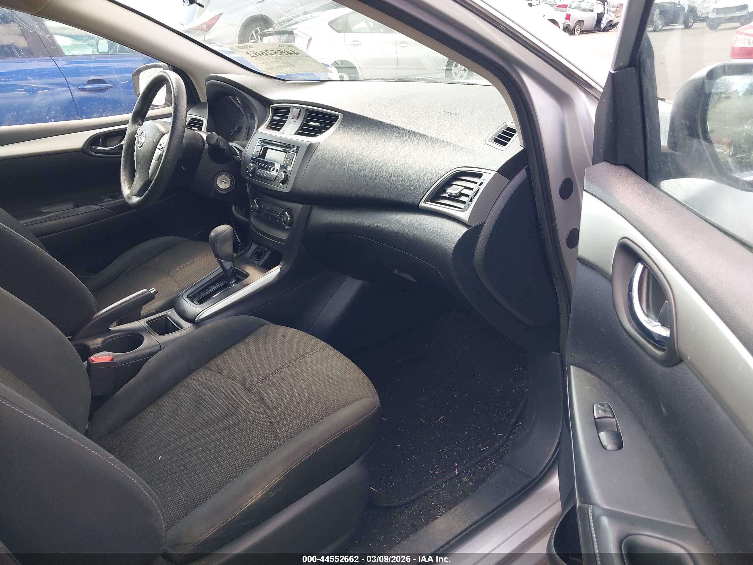 NISSAN SENTRA image 5