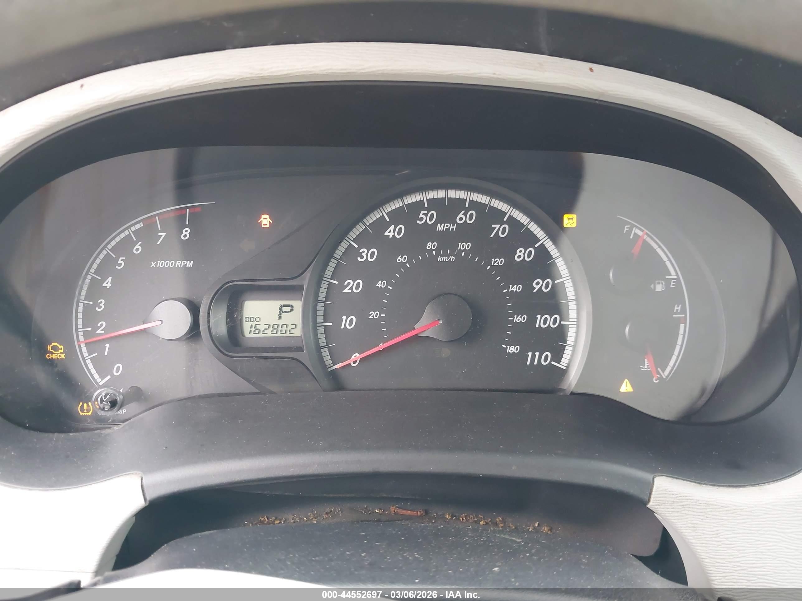 TOYOTA SIENNA image 7