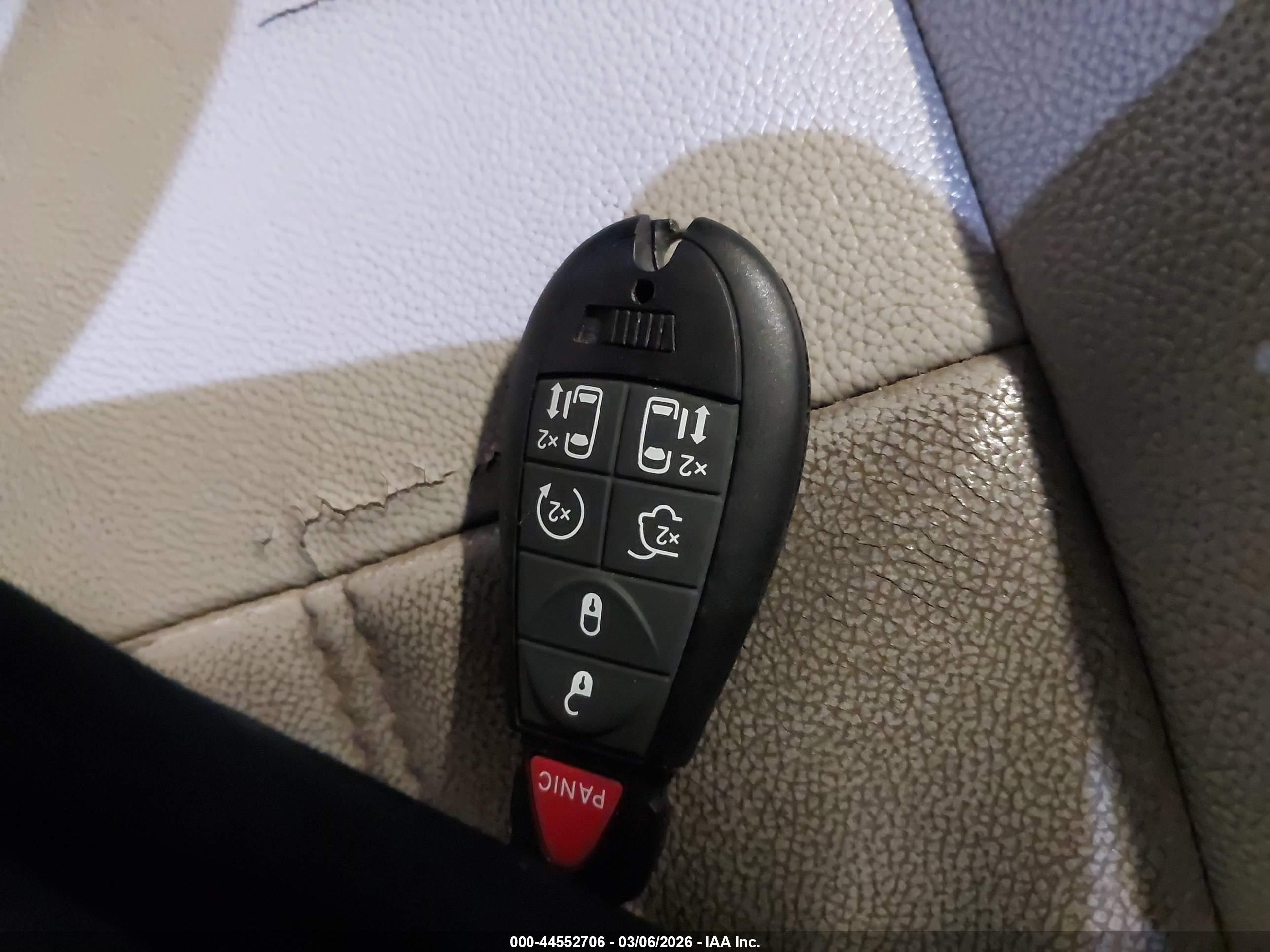 CHRYSLER TOWN image 11