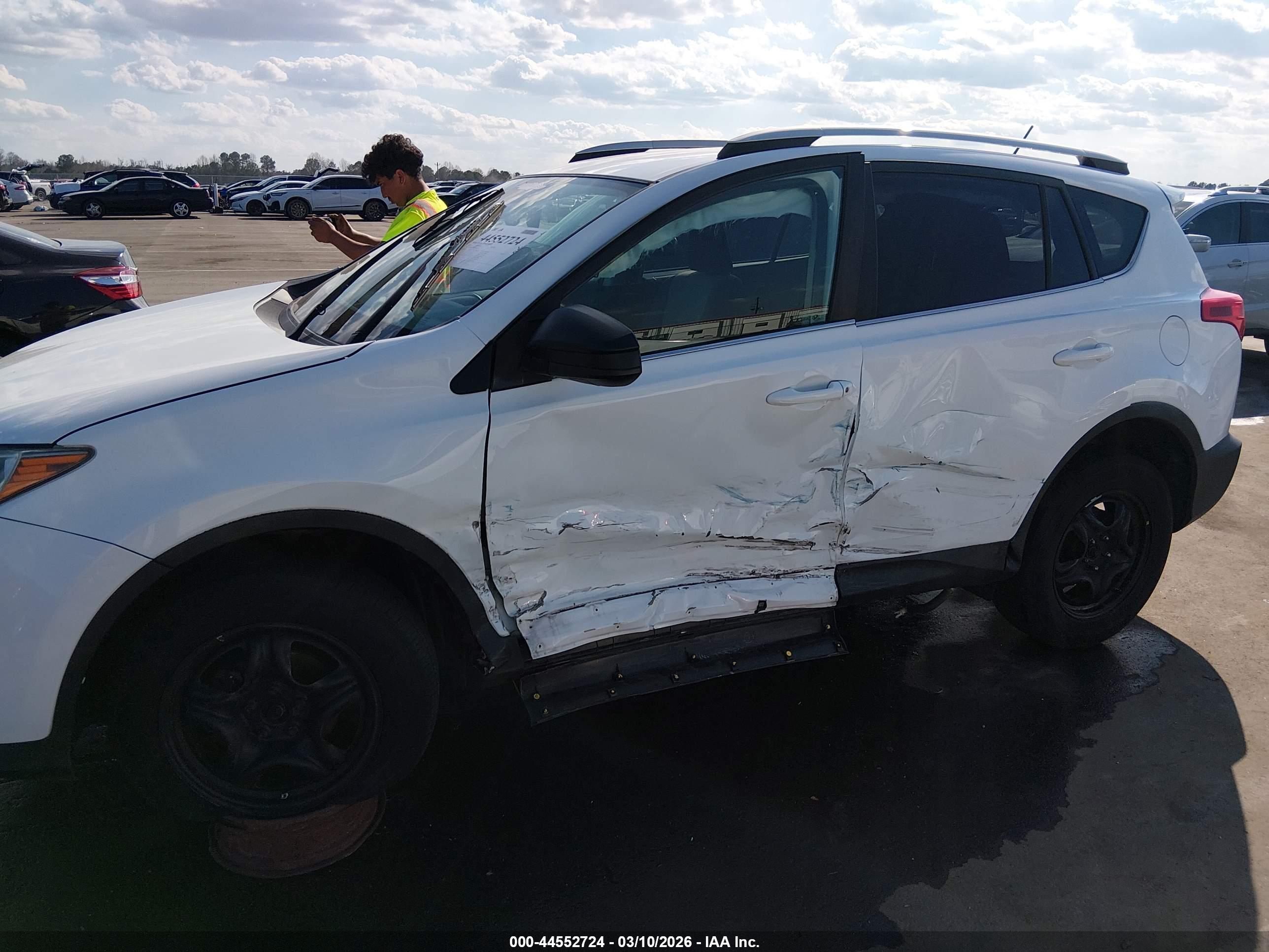 TOYOTA RAV4 image 6