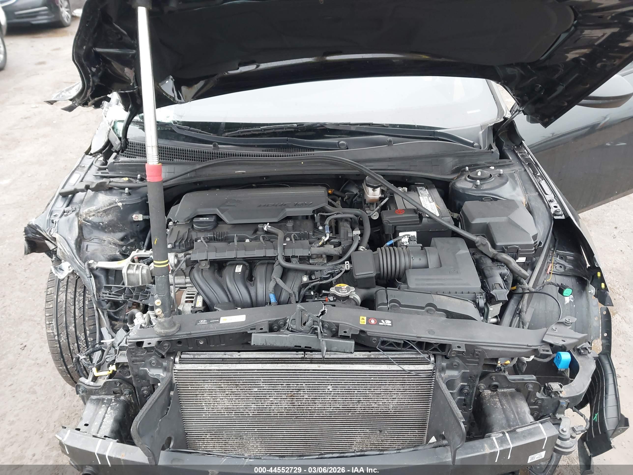 HYUNDAI ELANTRA image 10