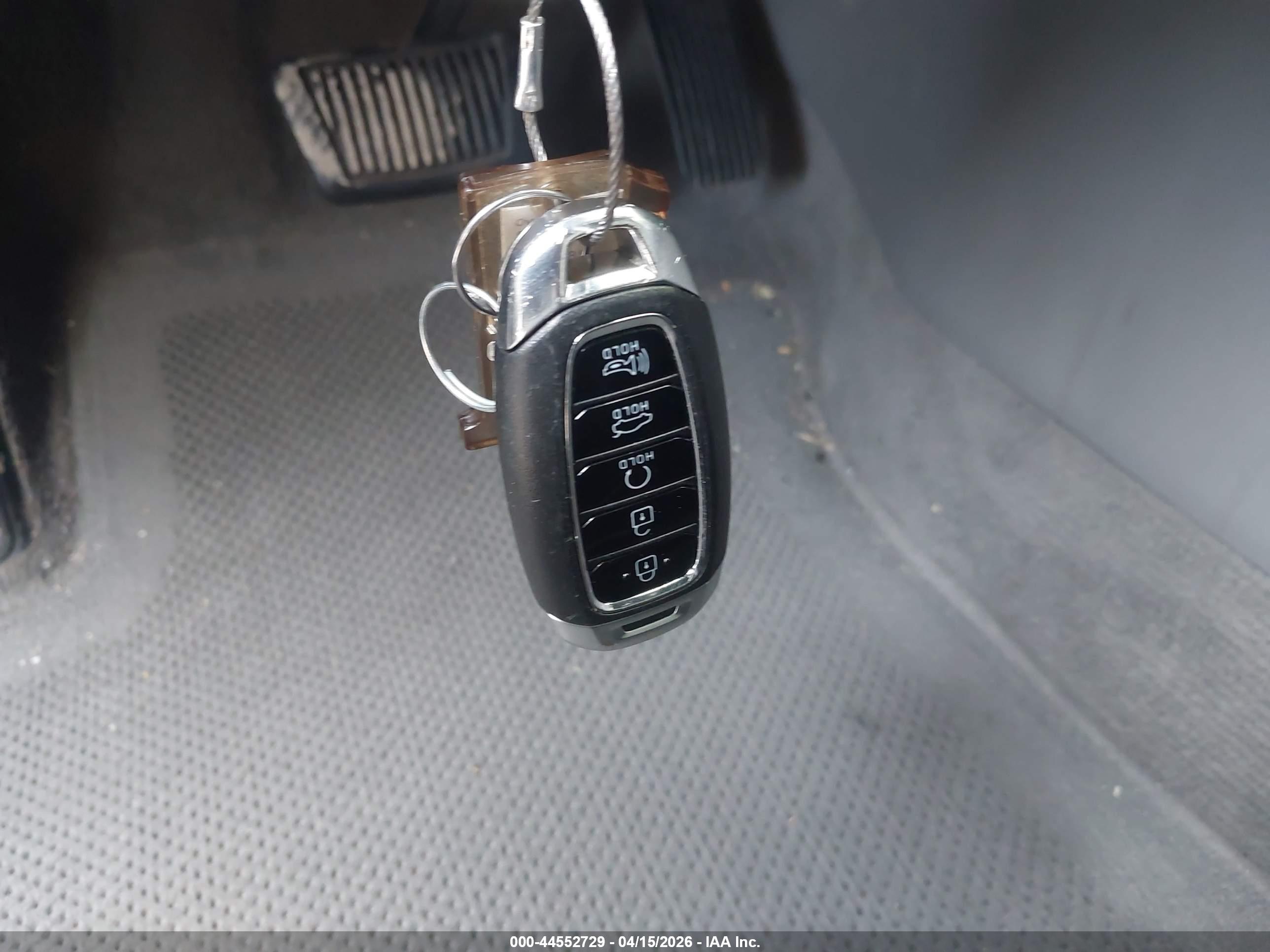 HYUNDAI ELANTRA image 11