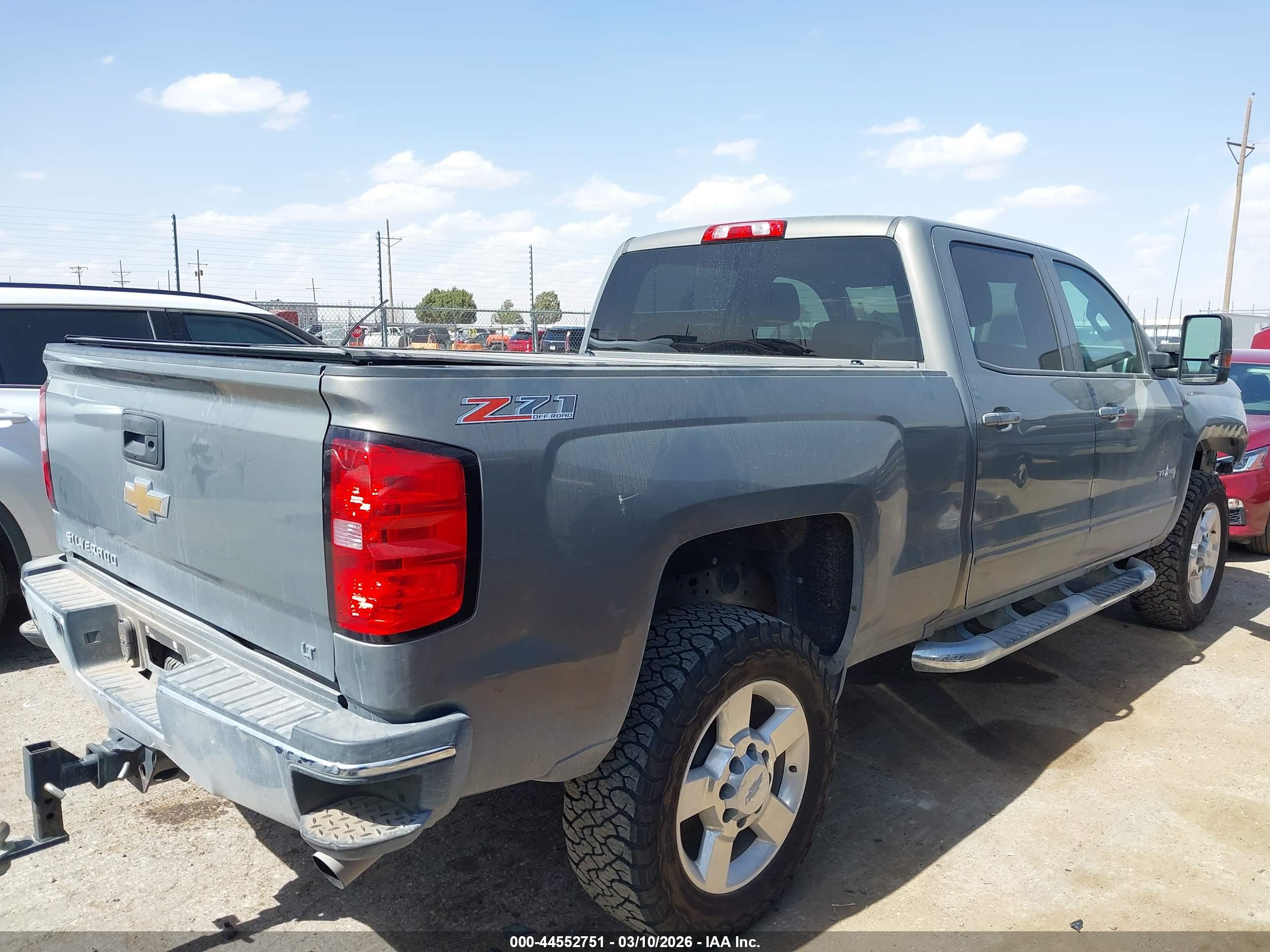 CHEVROLET SILVERADO image 4