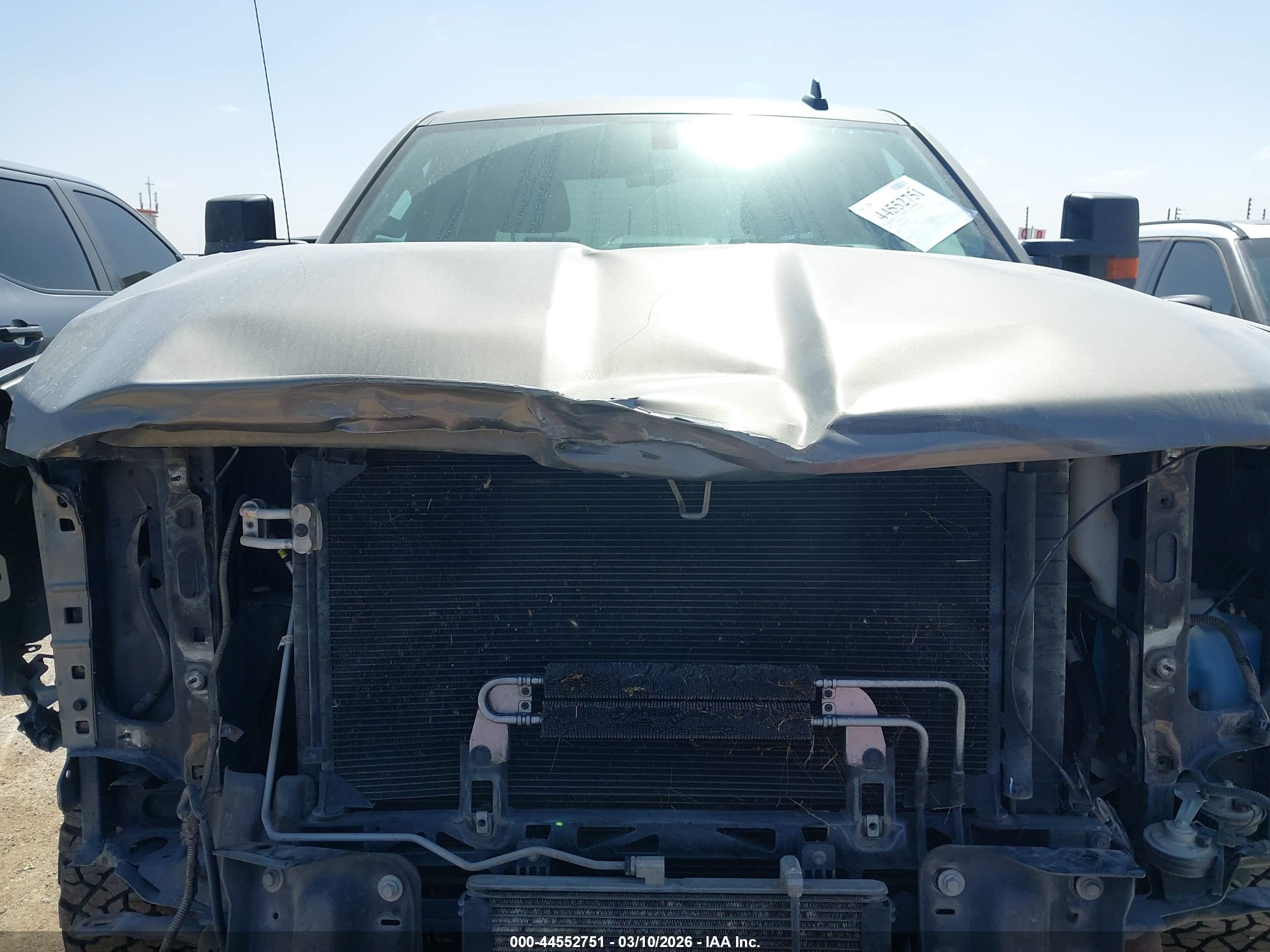 CHEVROLET SILVERADO image 6