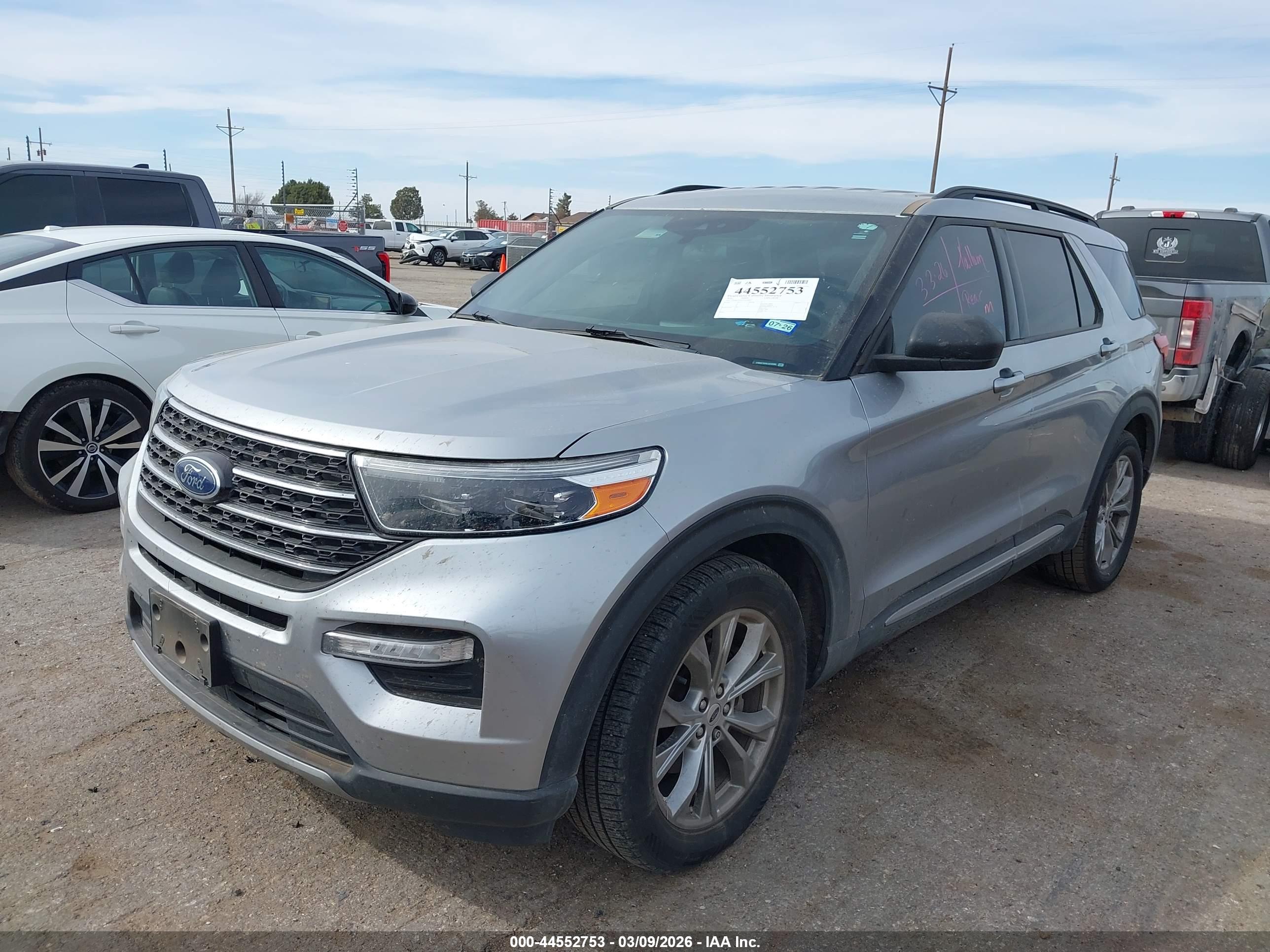 FORD EXPLORER image 2