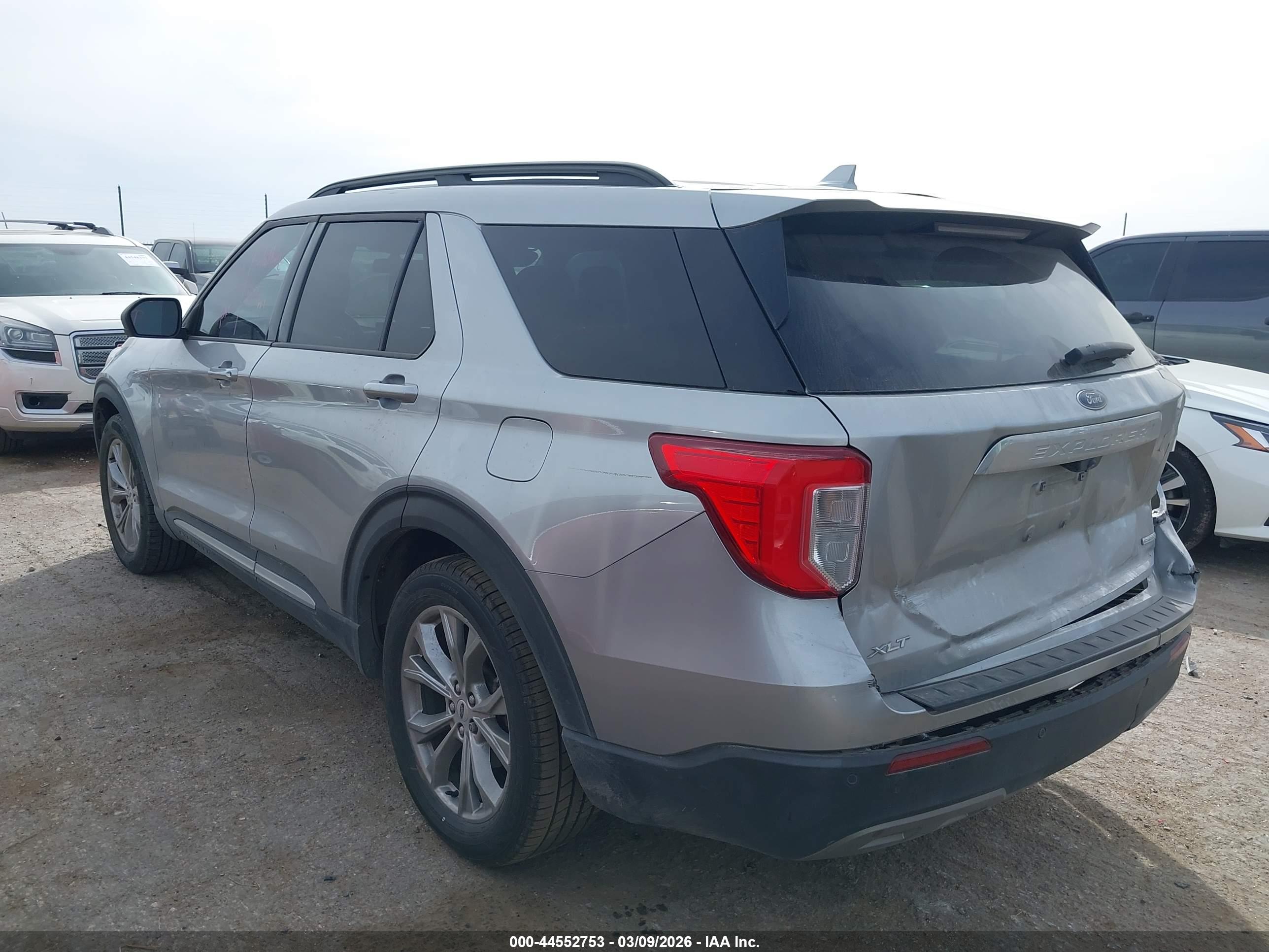 FORD EXPLORER image 3