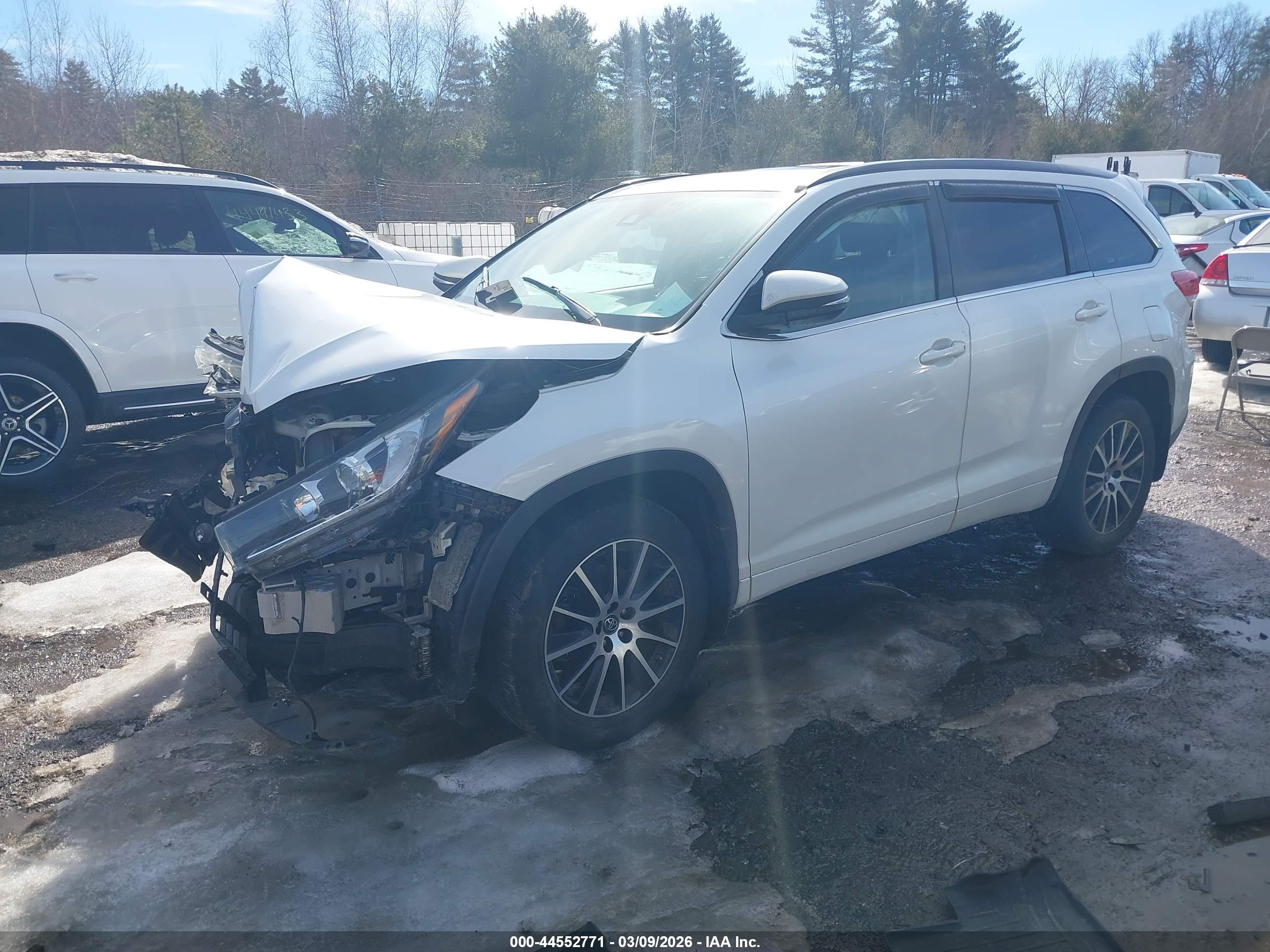 TOYOTA HIGHLANDER image 2