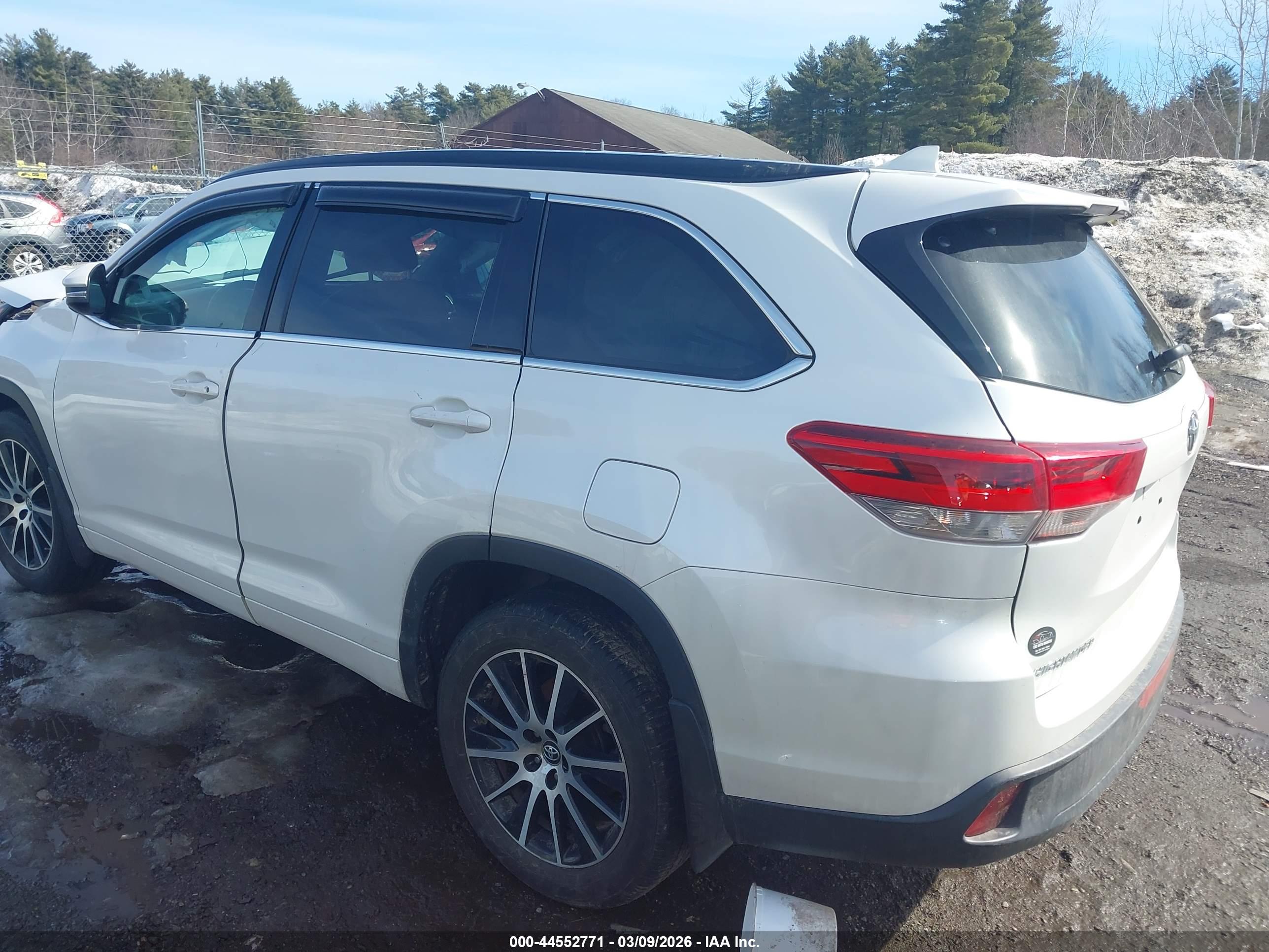 TOYOTA HIGHLANDER image 3