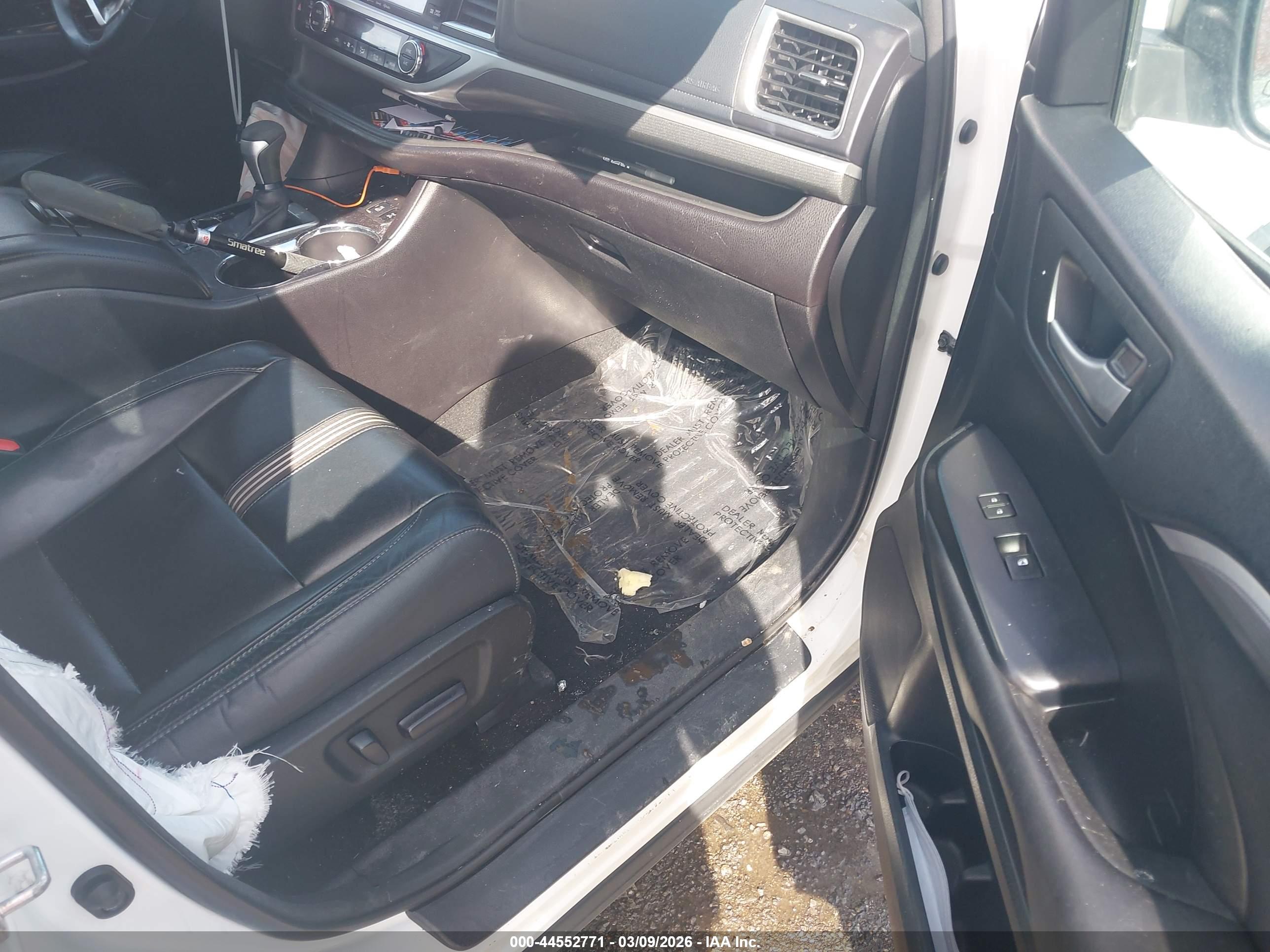 TOYOTA HIGHLANDER image 5