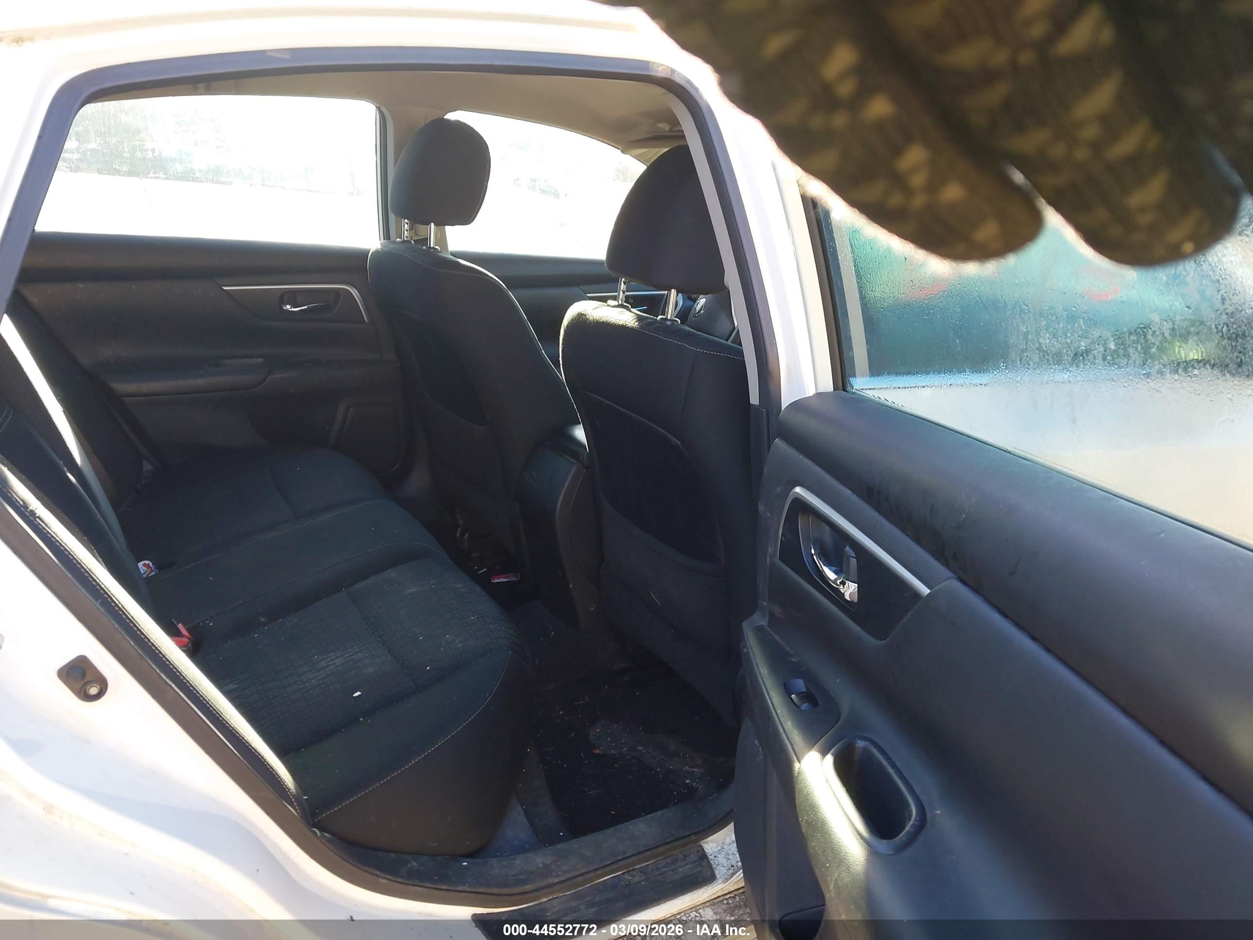NISSAN ALTIMA image 8