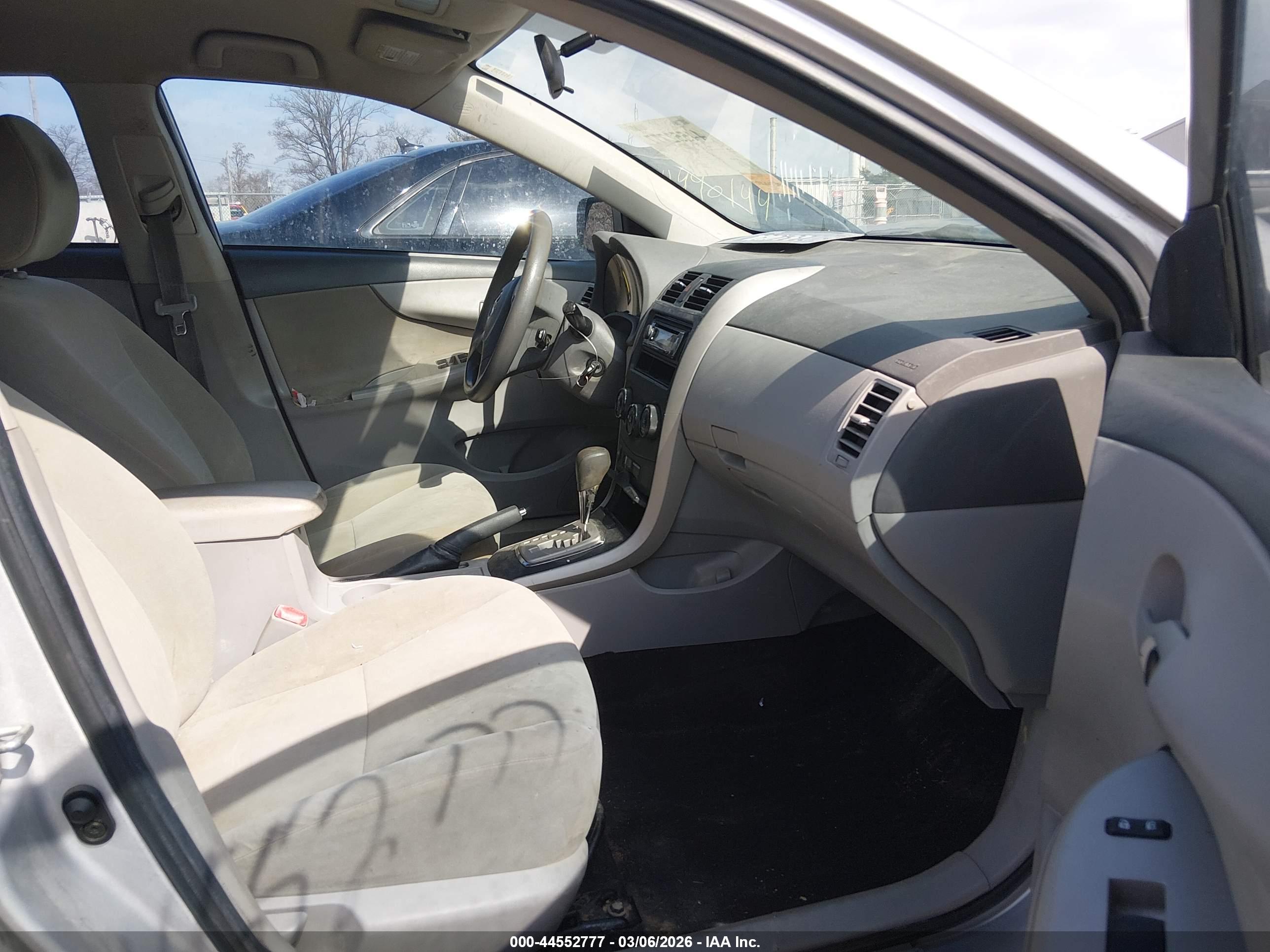 TOYOTA COROLLA image 5