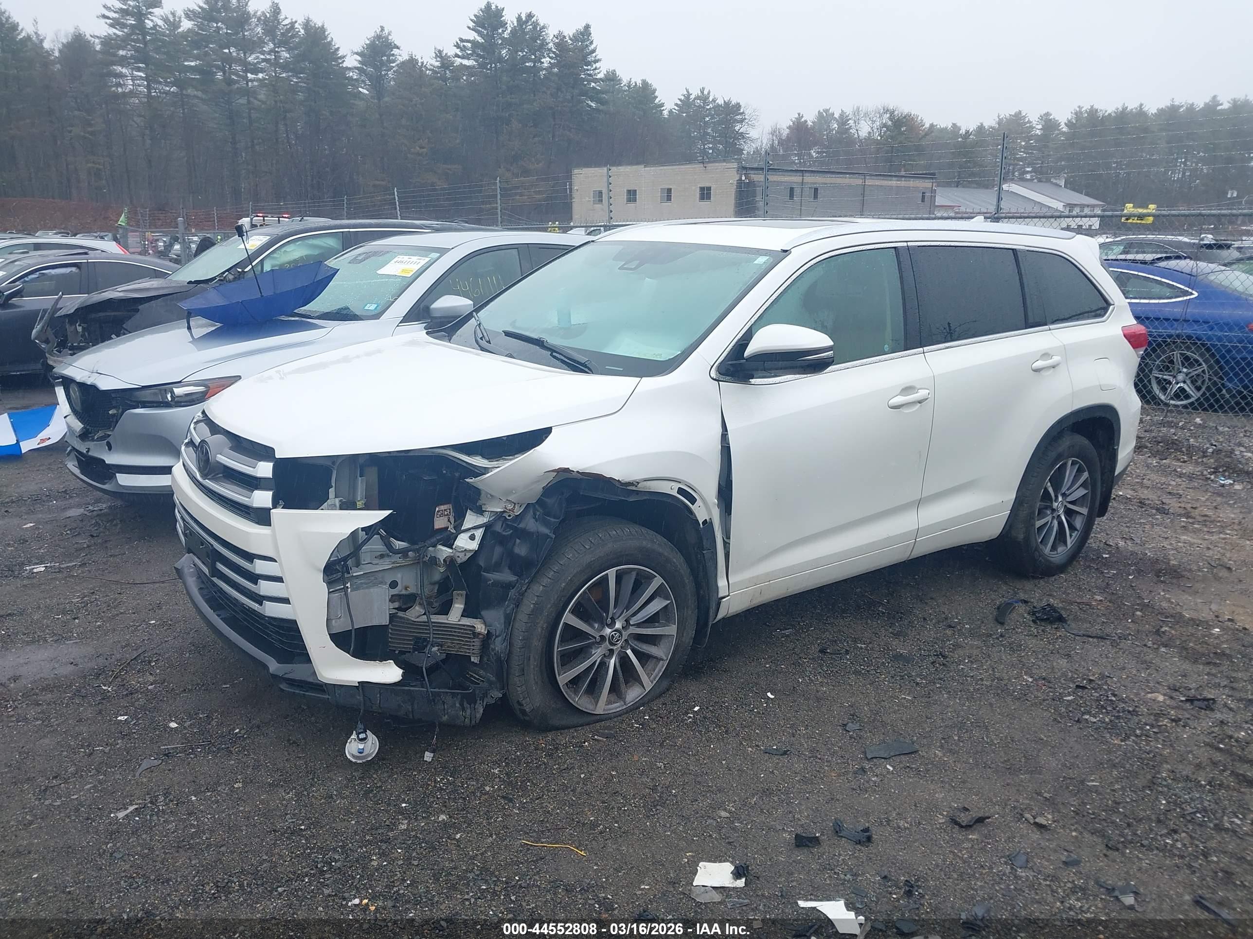 TOYOTA HIGHLANDER image 2