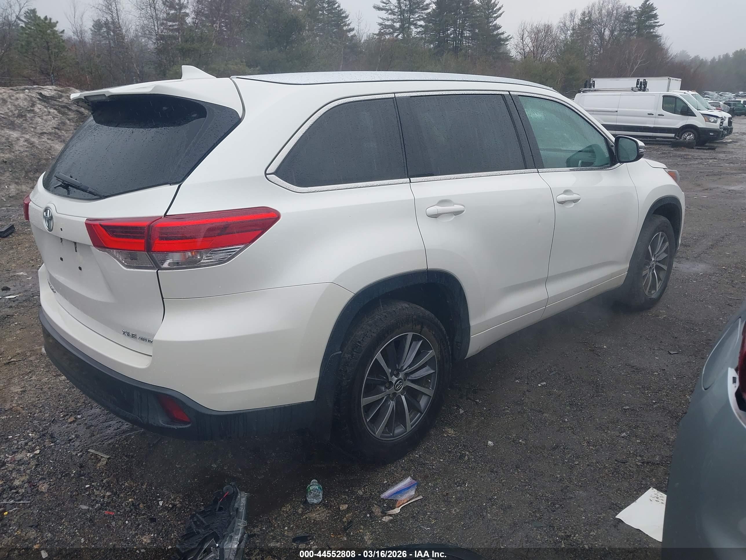 TOYOTA HIGHLANDER image 4