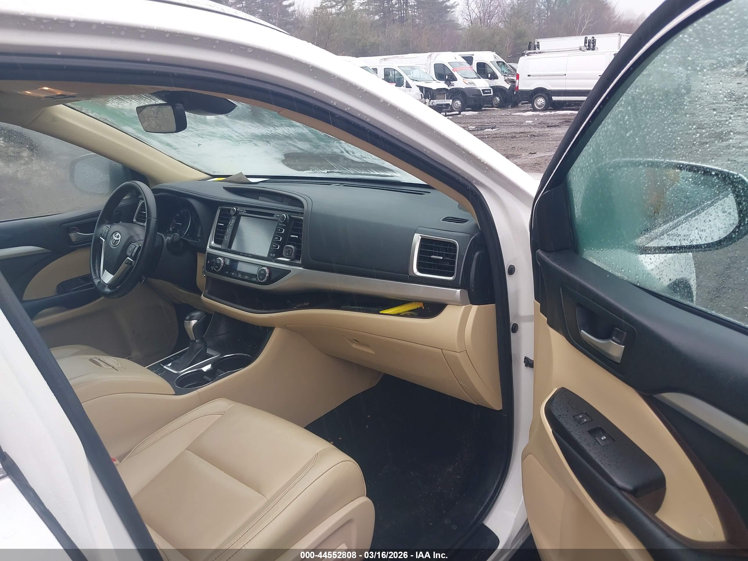 TOYOTA HIGHLANDER image 5