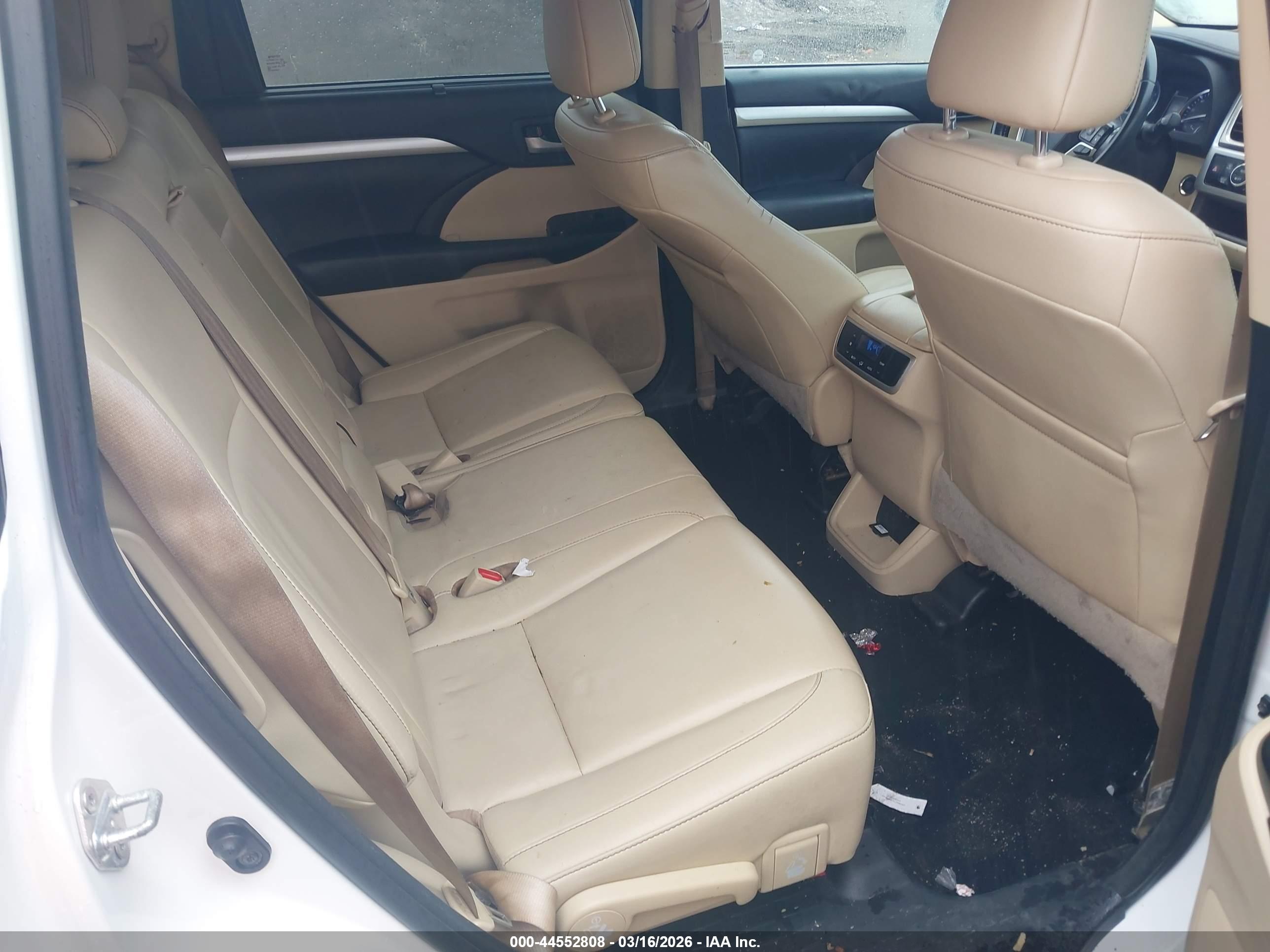 TOYOTA HIGHLANDER image 8