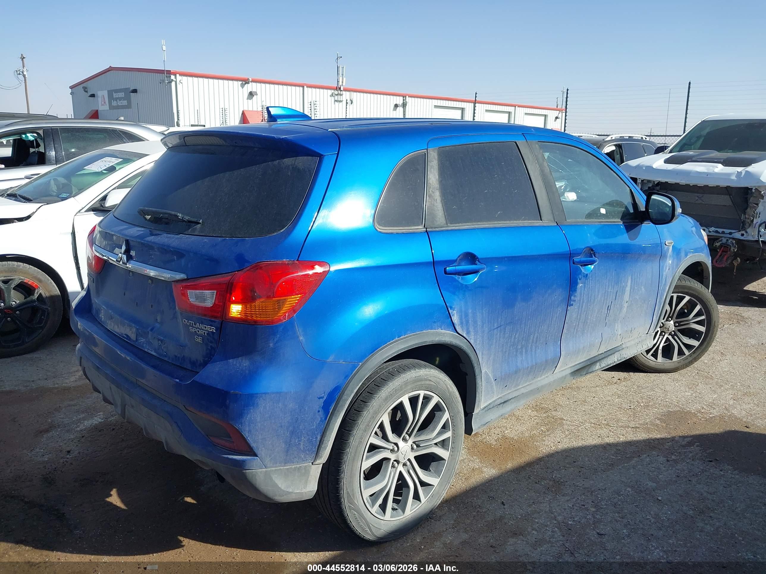 MITSUBISHI OUTLANDER image 4