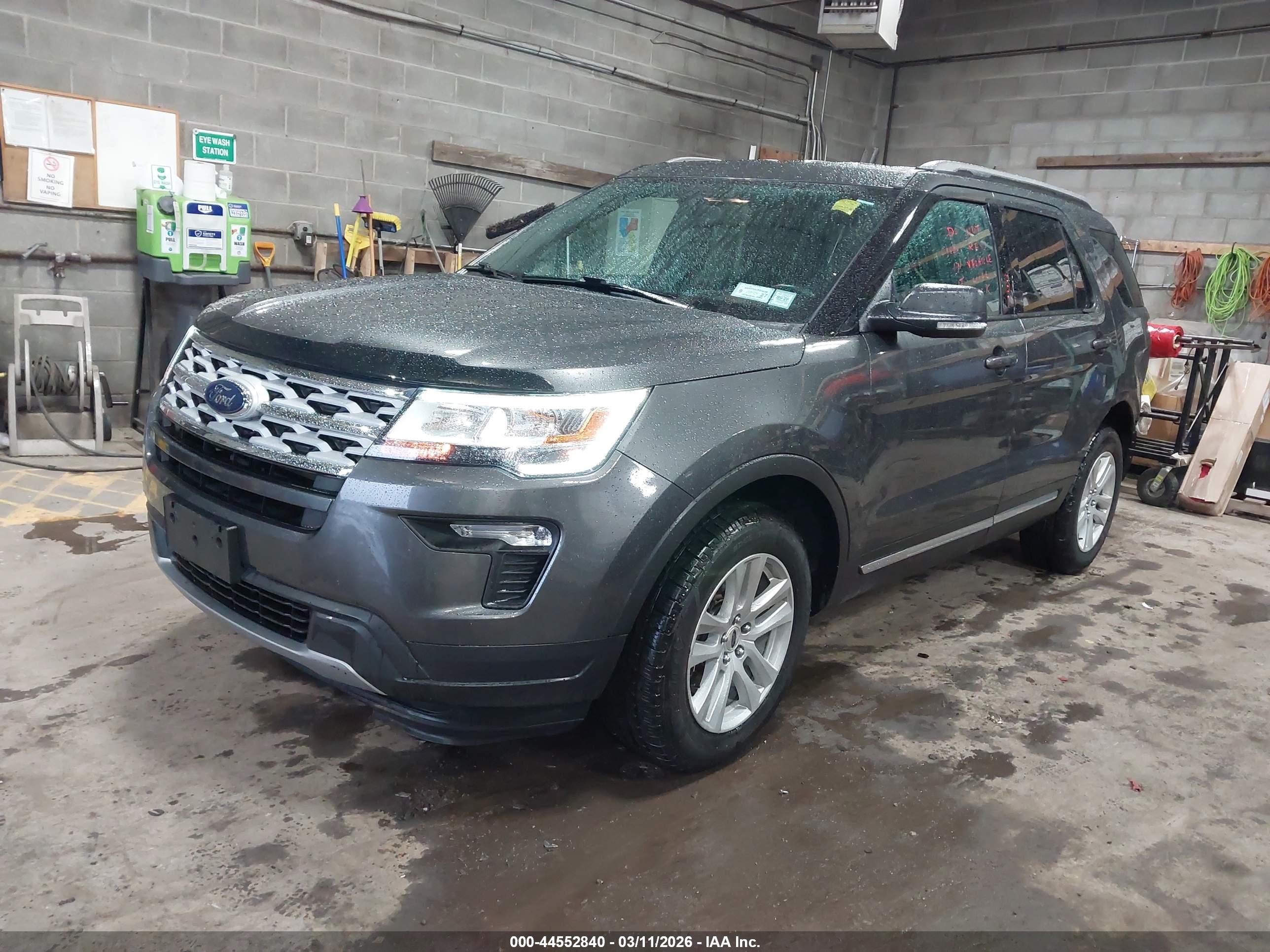 FORD EXPLORER image 2