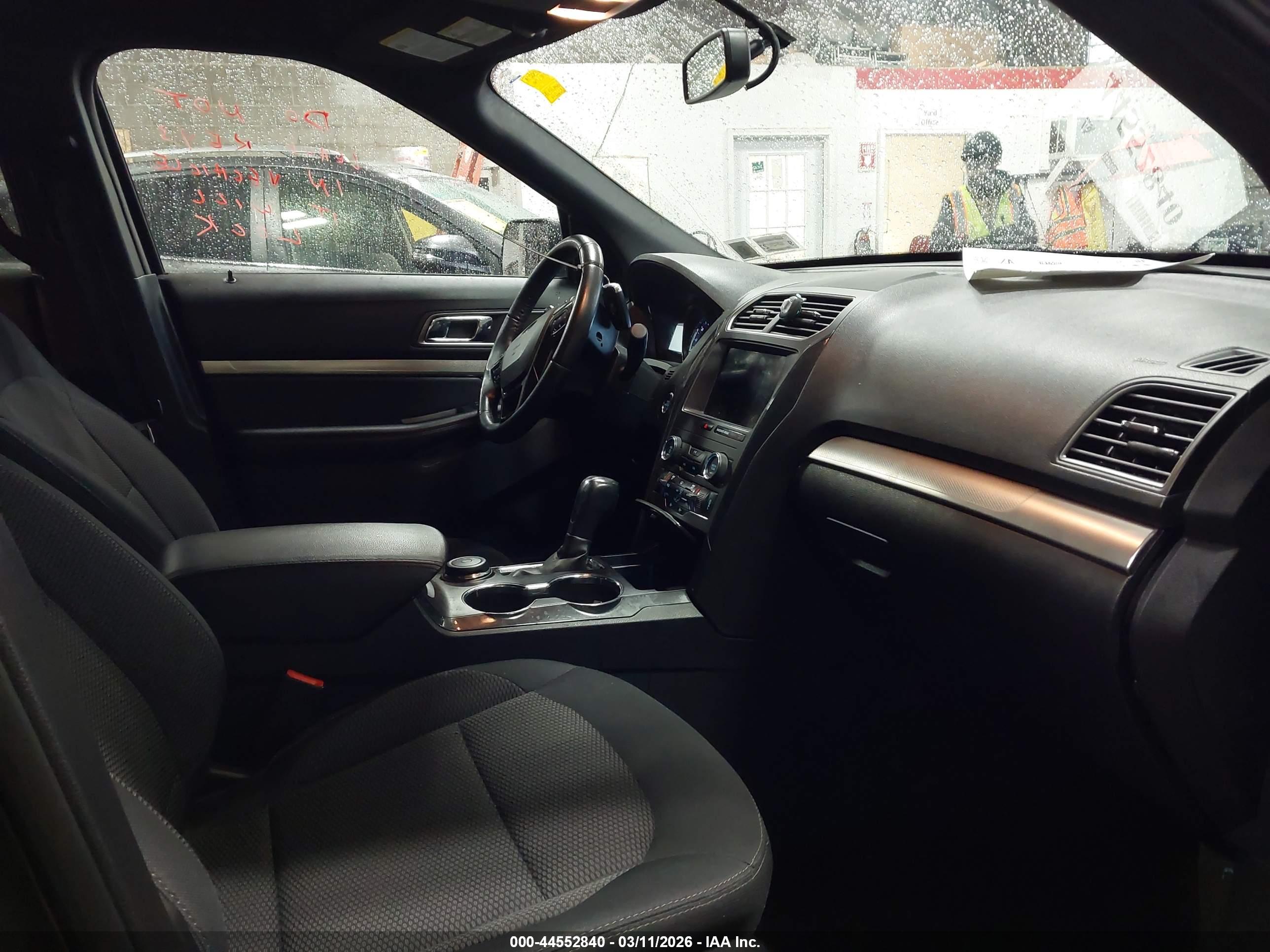 FORD EXPLORER image 5