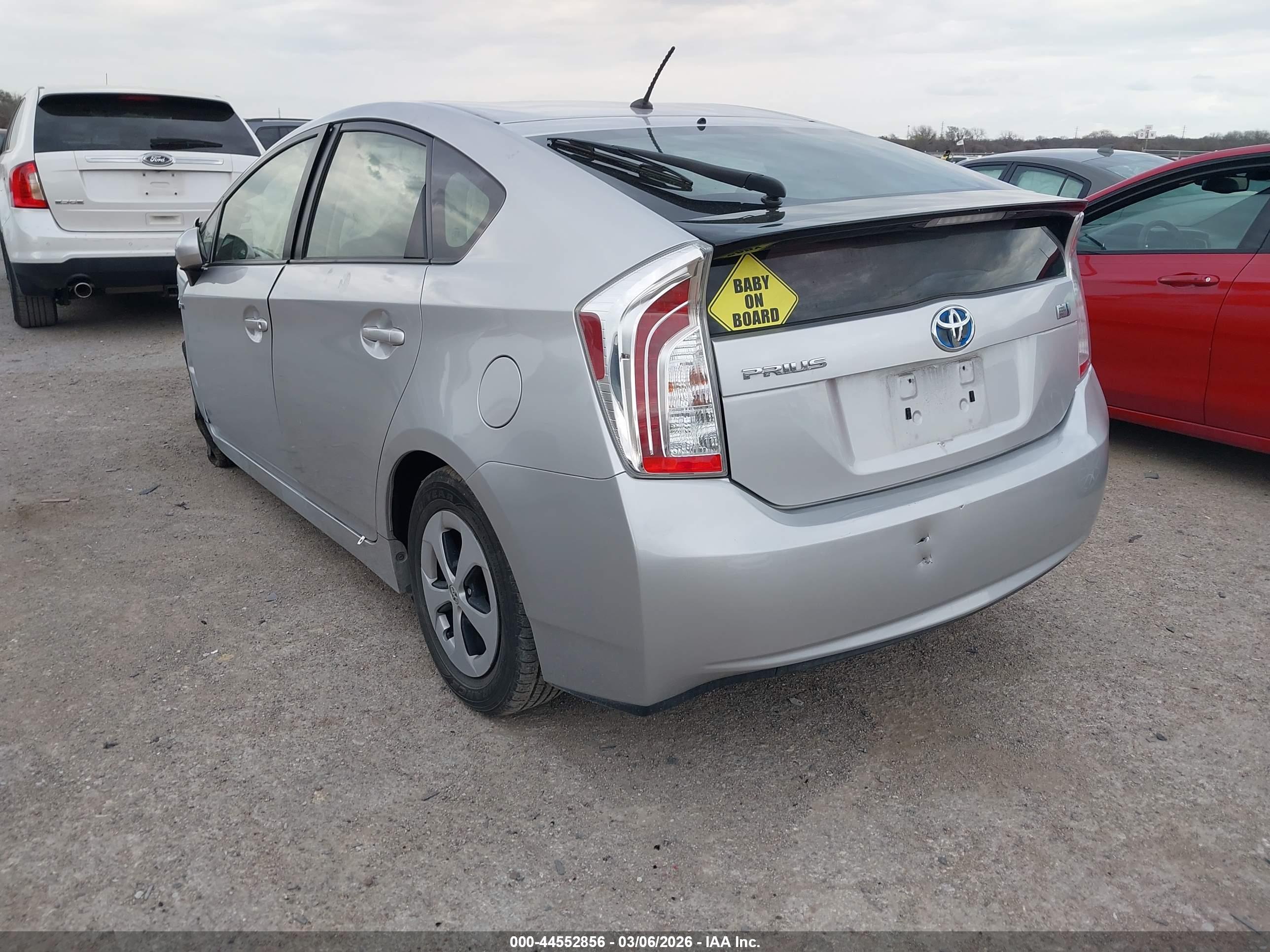 TOYOTA PRIUS image 3