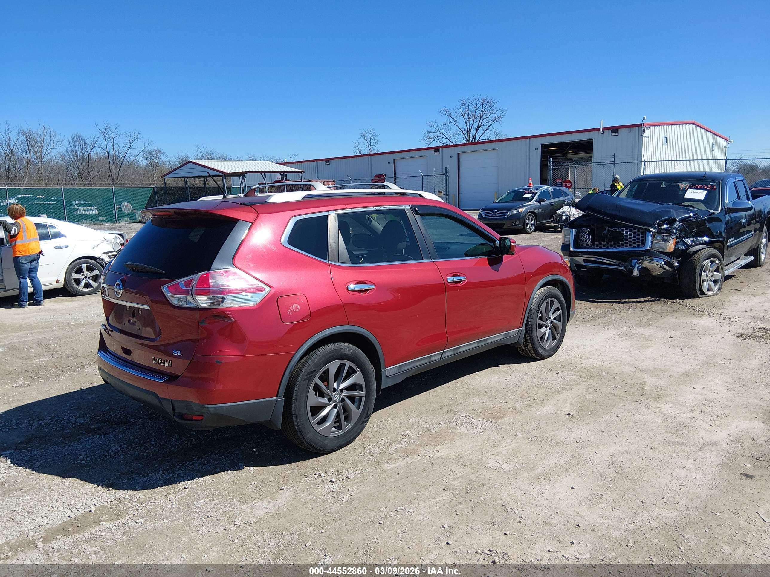 NISSAN ROGUE image 4