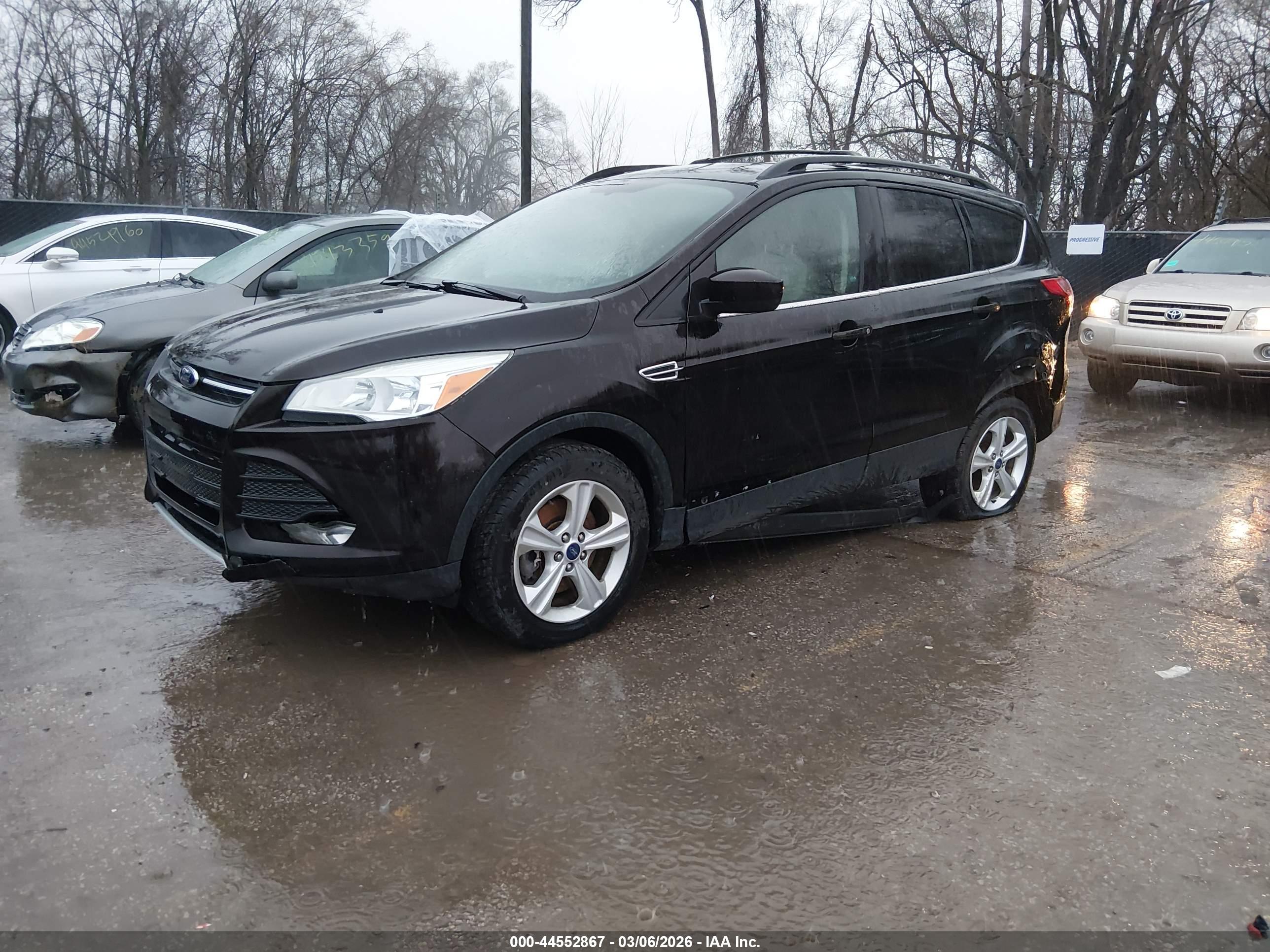FORD ESCAPE image 2