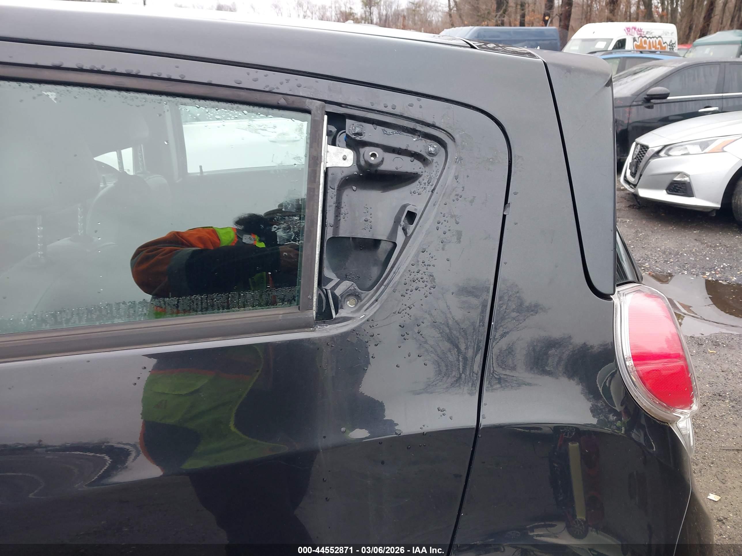 CHEVROLET SPARK image 6