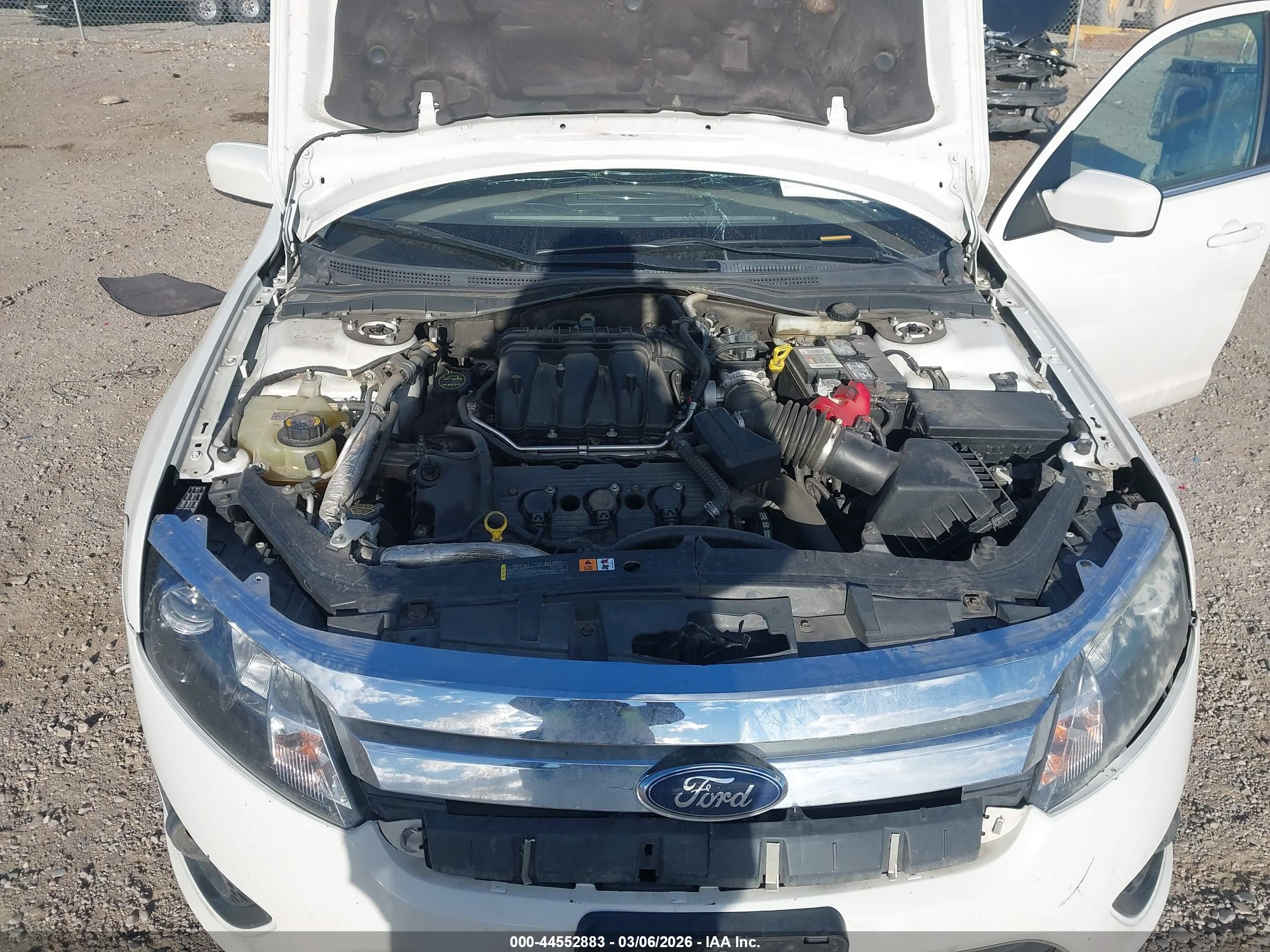 FORD FUSION image 10