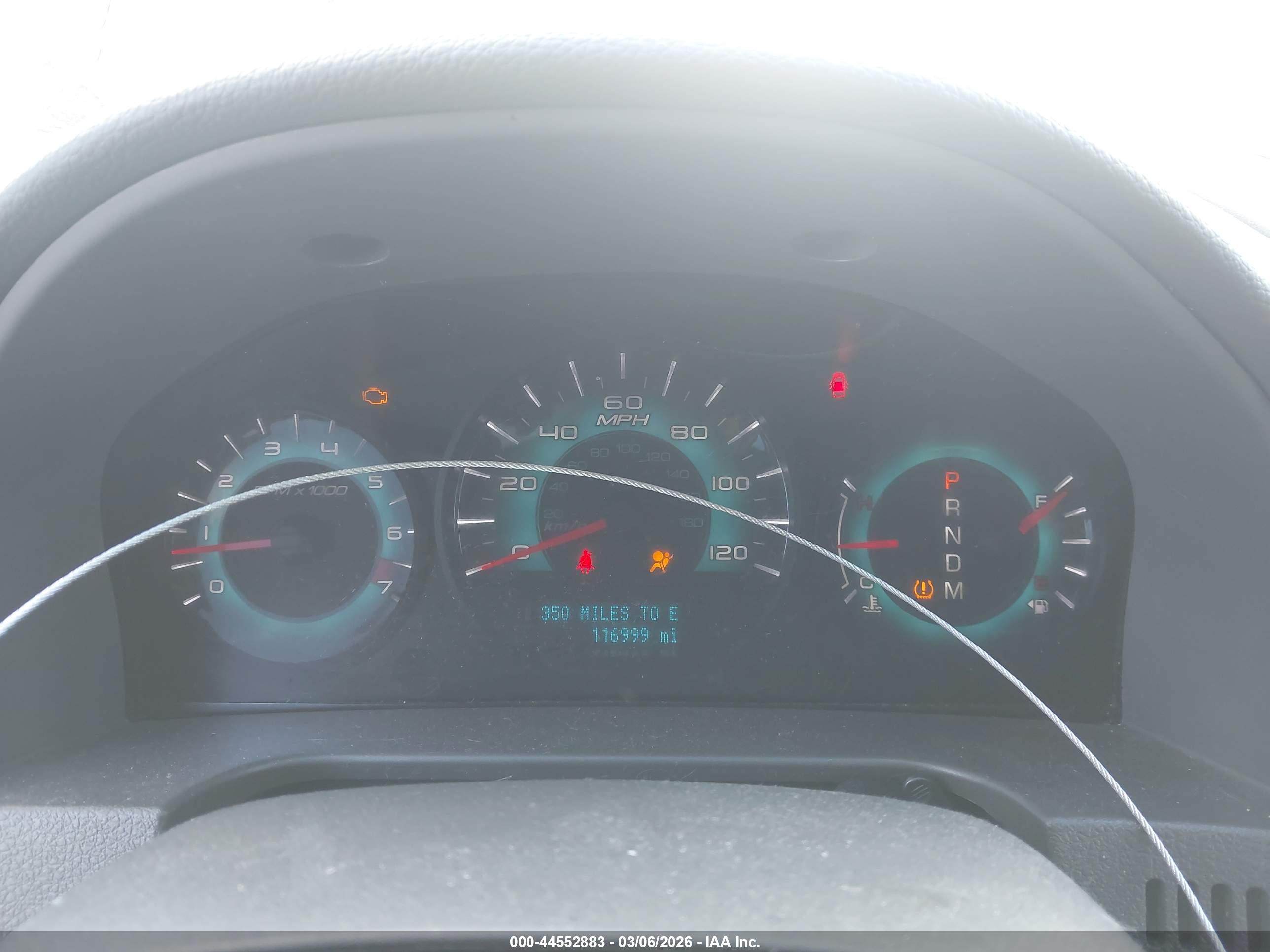 FORD FUSION image 7
