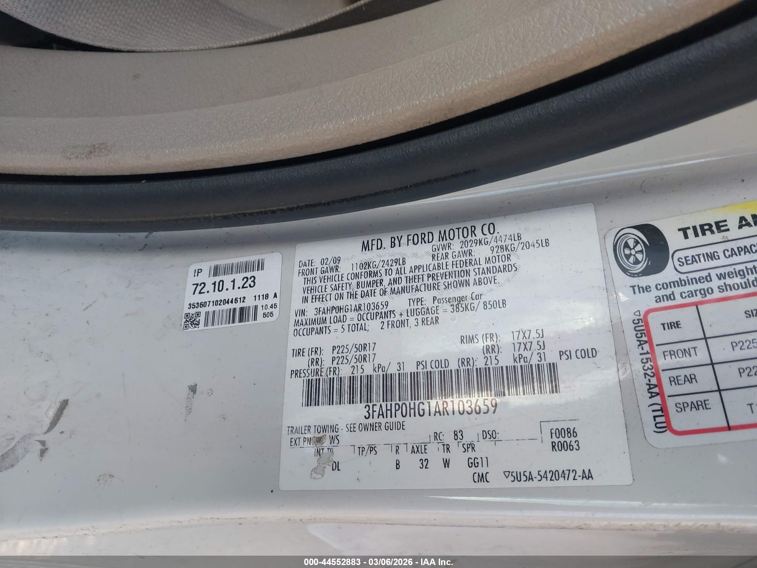 FORD FUSION image 9