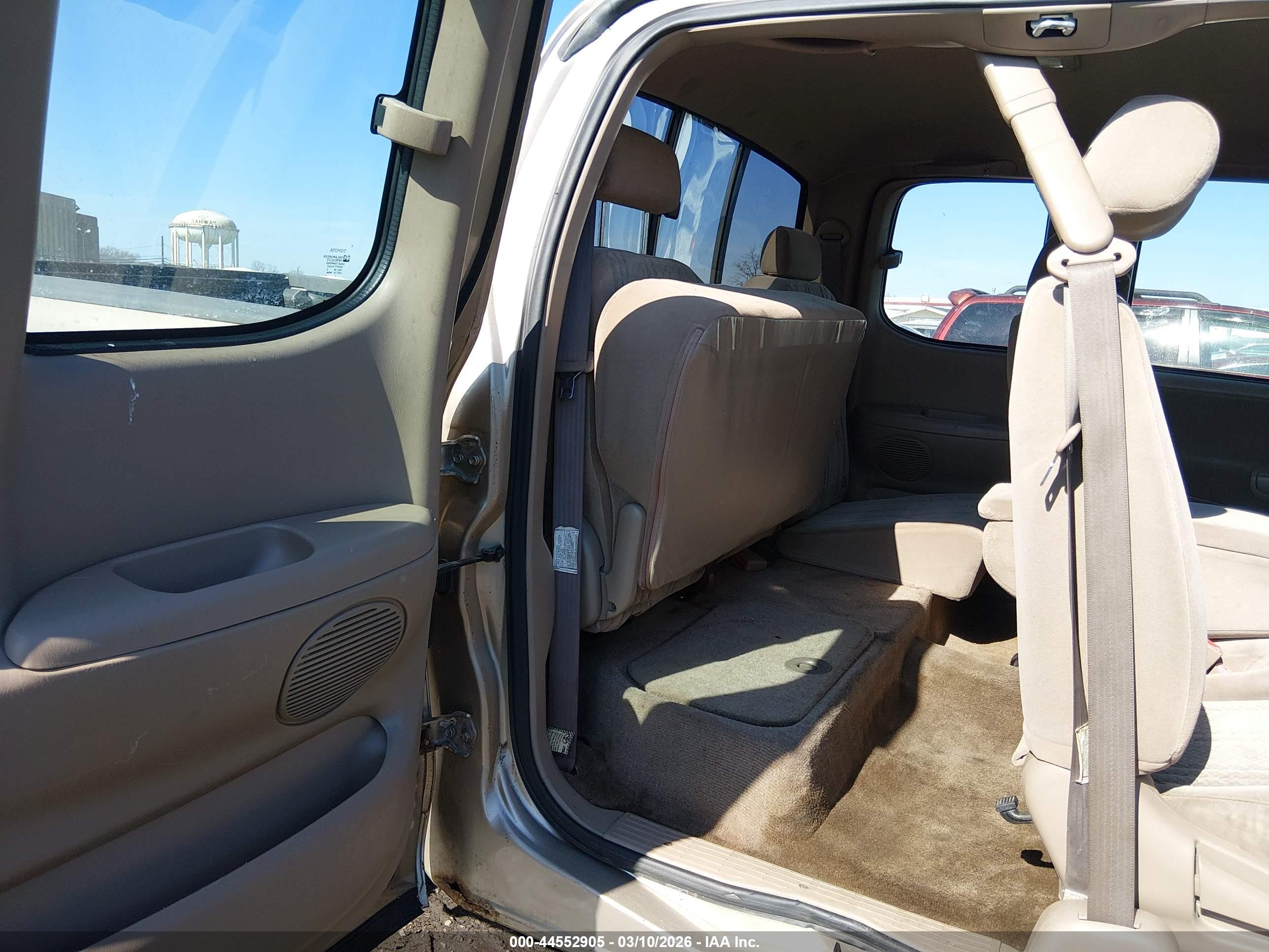 TOYOTA TUNDRA image 8