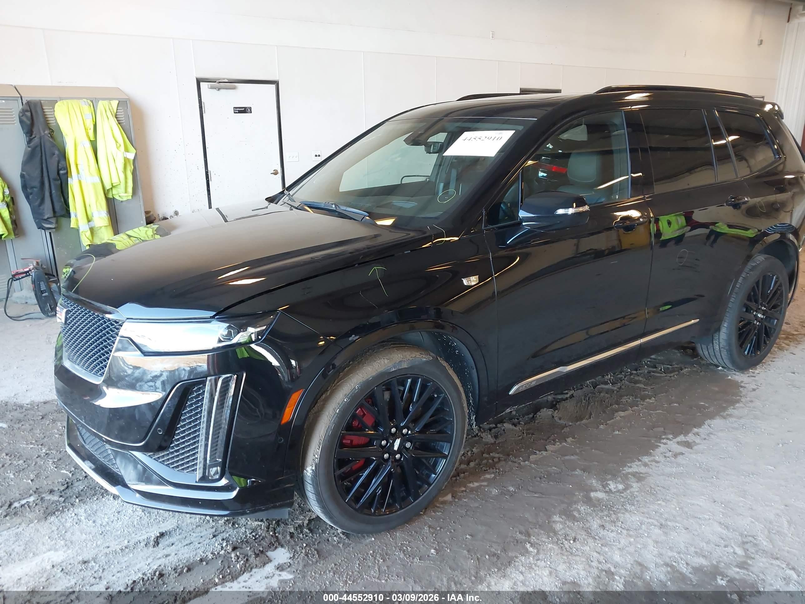 CADILLAC XT6 image 2