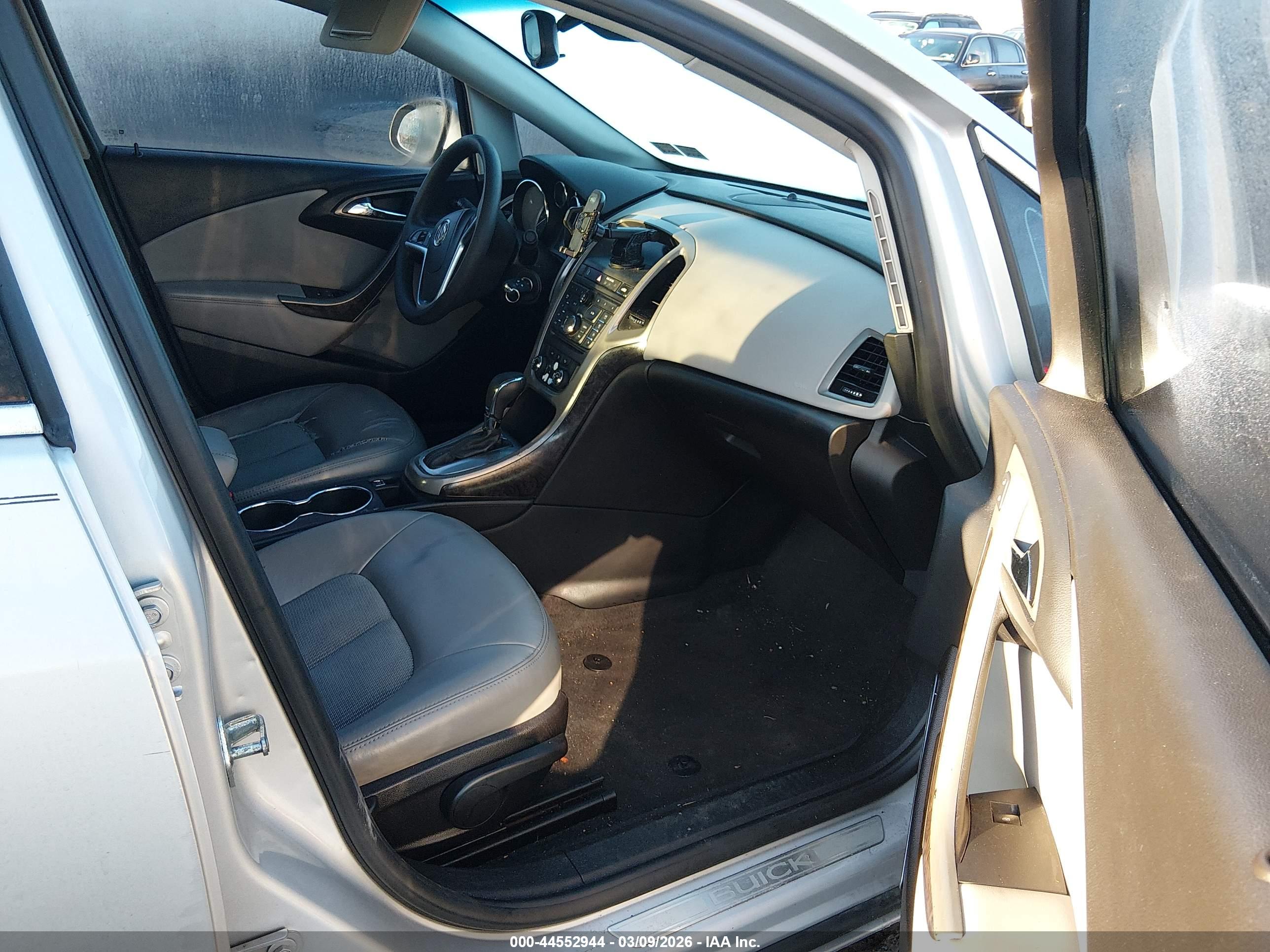 BUICK VERANO image 5